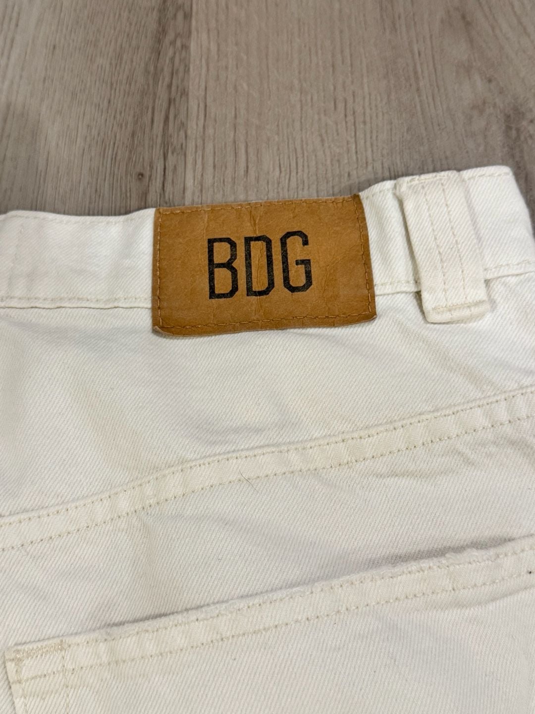 BDG RIH Mid-Rise Size 29 White Denim Jeans 9