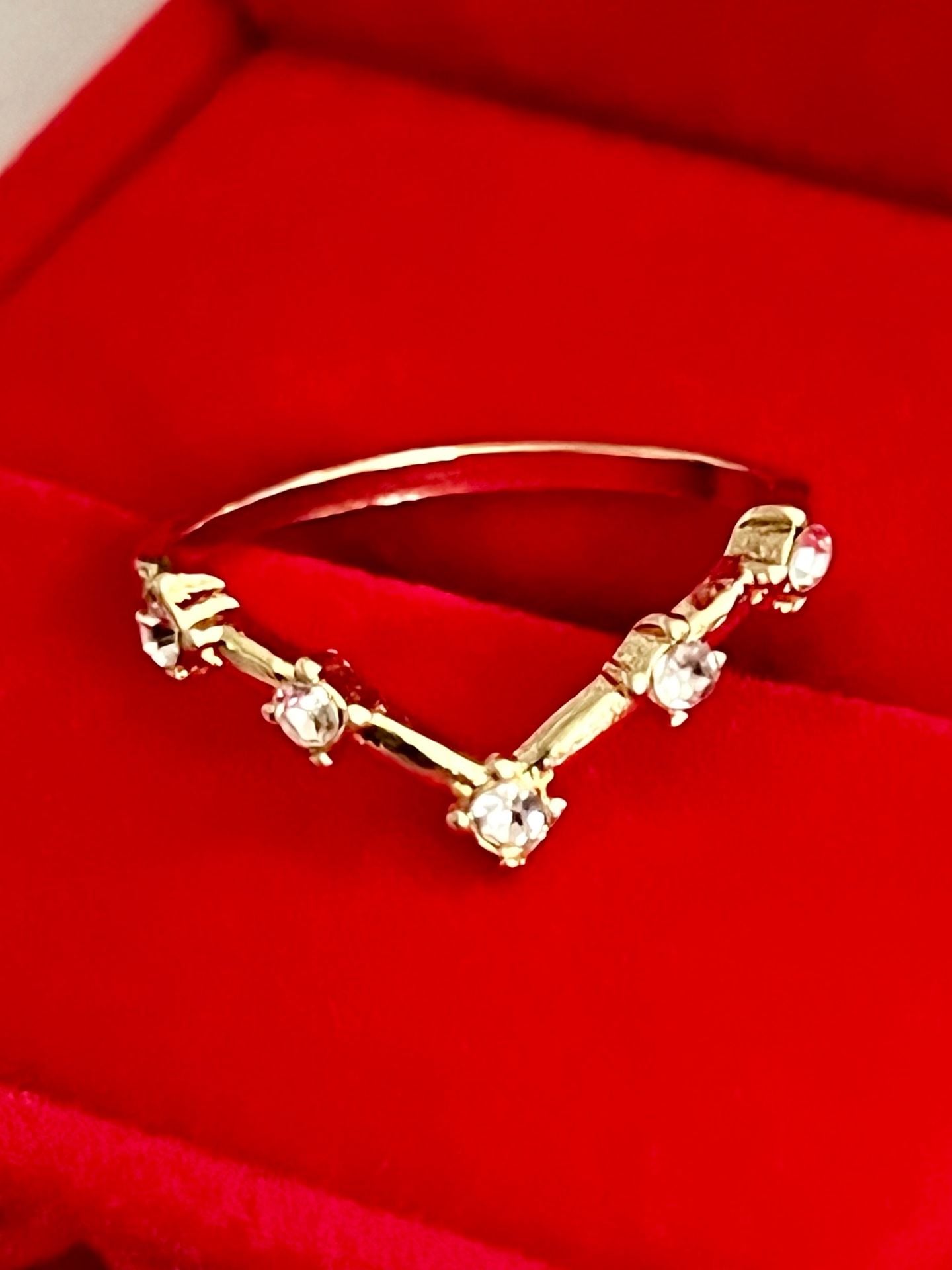 Gold V-Shape 5-Stone CZ Titanium Steel Gold Band Size 6 3