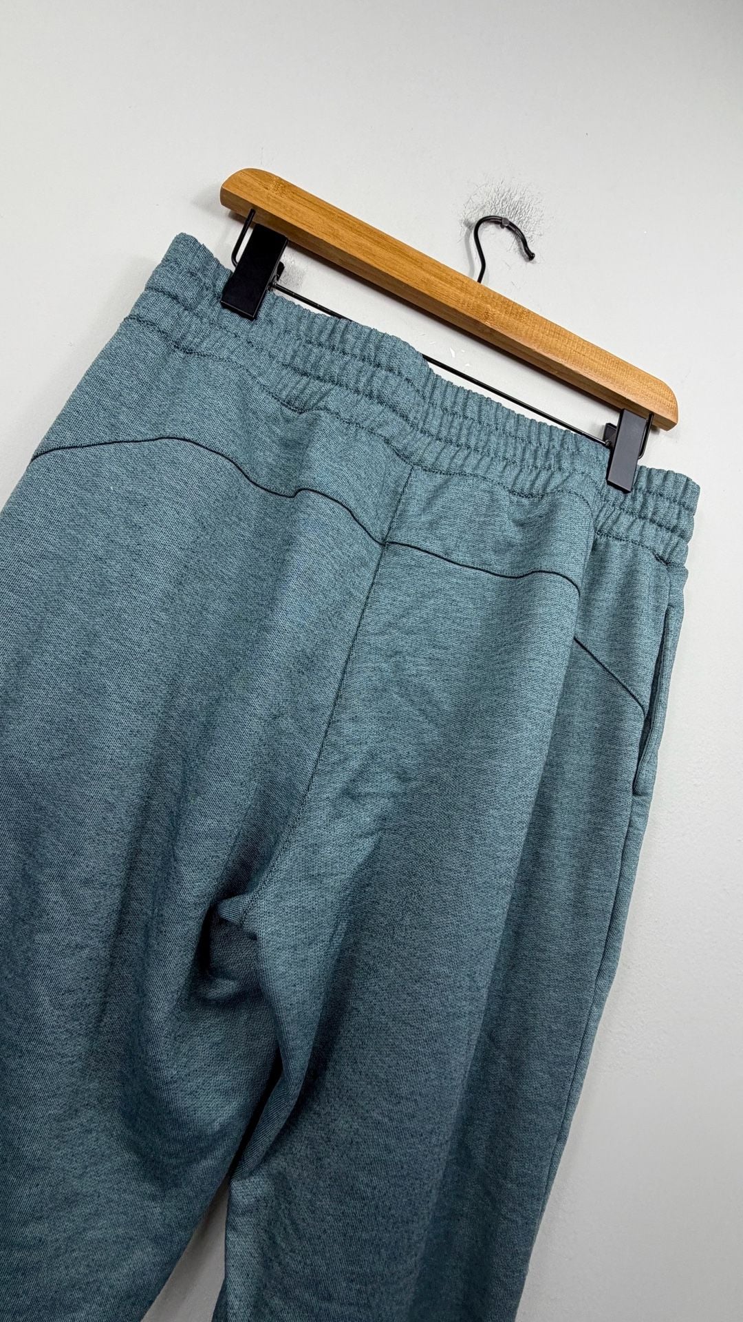 On Running Sweat Pants Size L Green 6