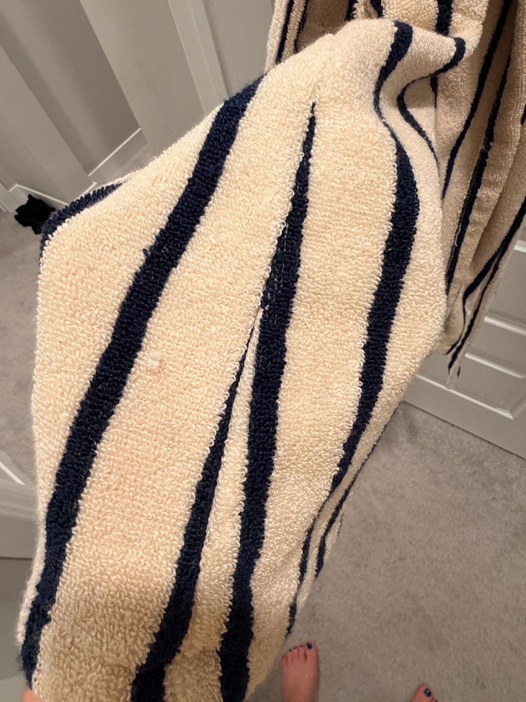 Chicago Bears NFL Brooklinen Striped Cotton Terry Bathrobe Navy Cream 5