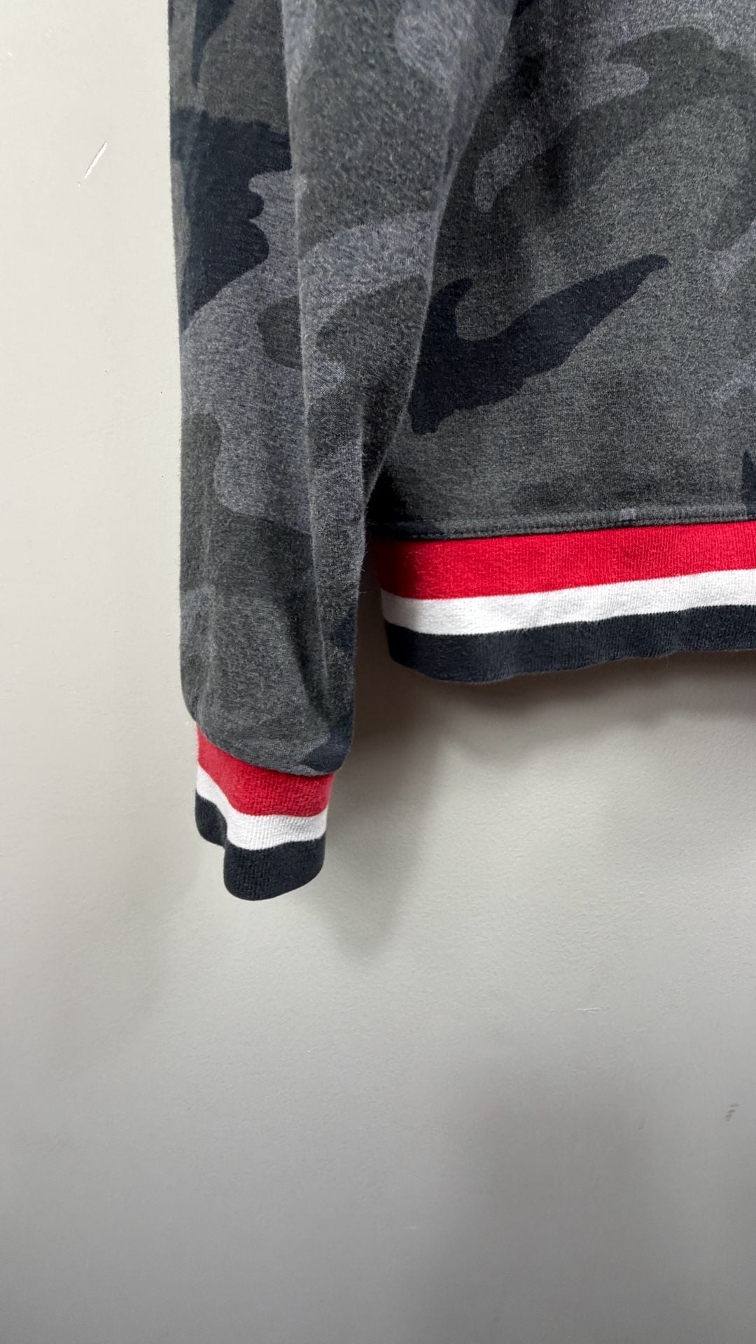 Polo Ralph Lauren P-Wing Camo Hoodie Size L Gray Red 9