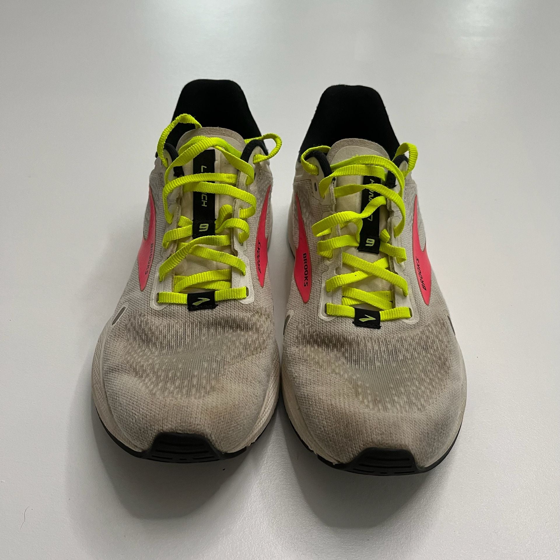 Brooks Launch 9 Size 8 White Pink Nightlife Running Shoes 2