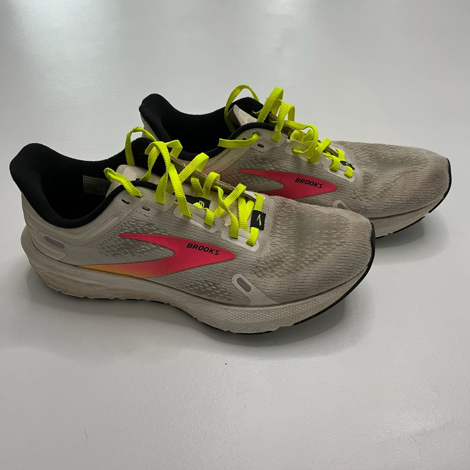 Brooks Launch 9 Size 8 White Pink Nightlife Running Shoes 4