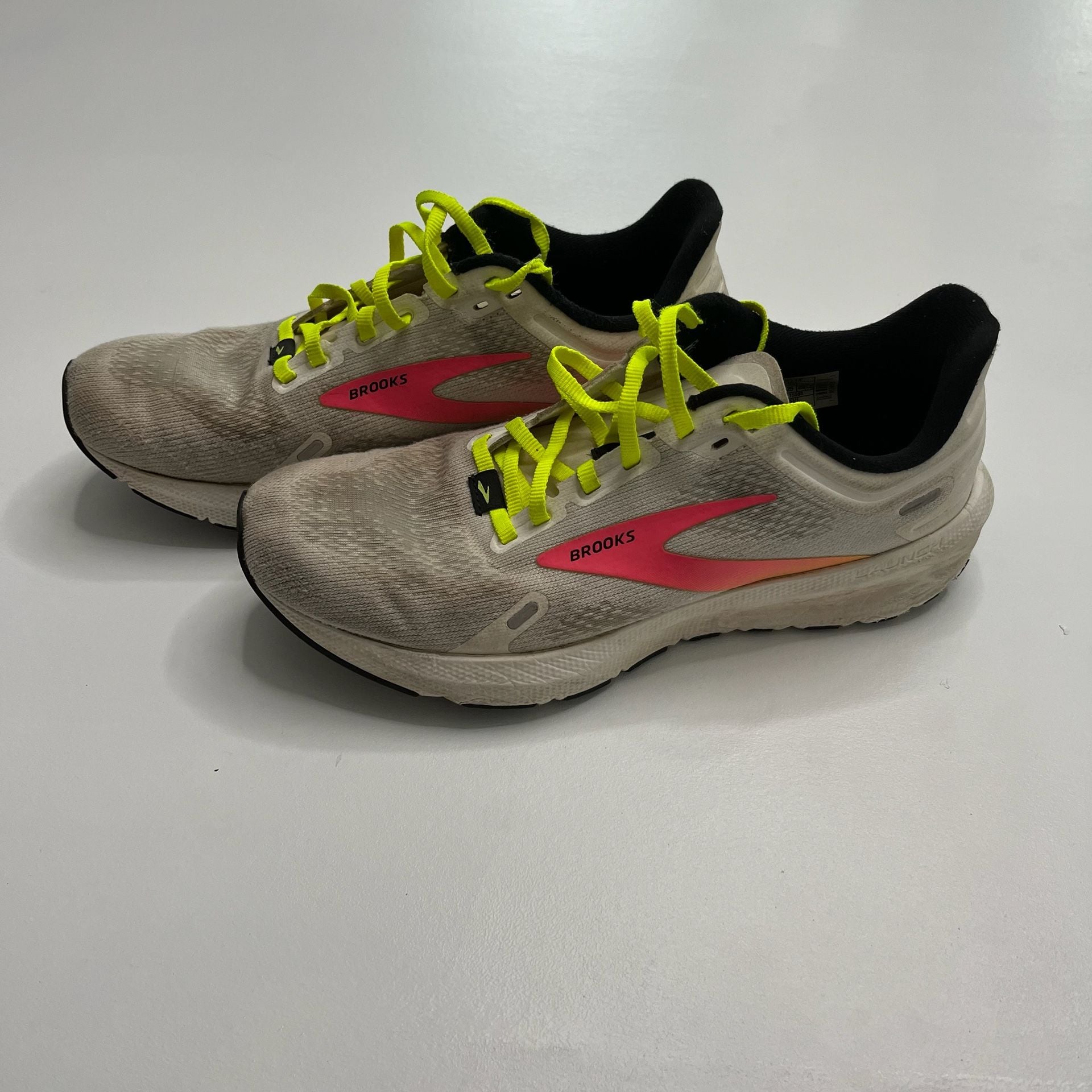 Brooks Launch 9 Size 8 White Pink Nightlife Running Shoes 5