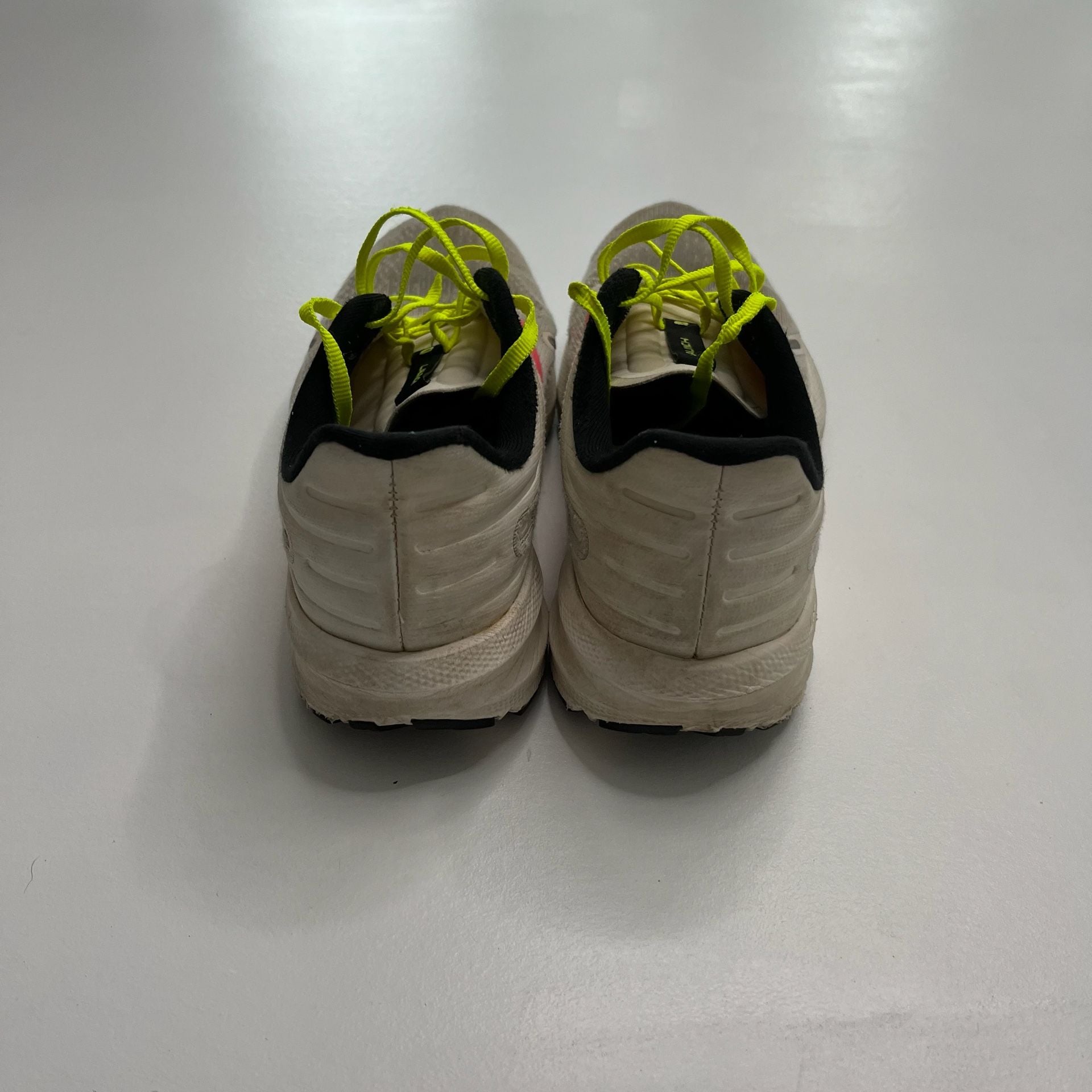 Brooks Launch 9 Size 8 White Pink Nightlife Running Shoes 6