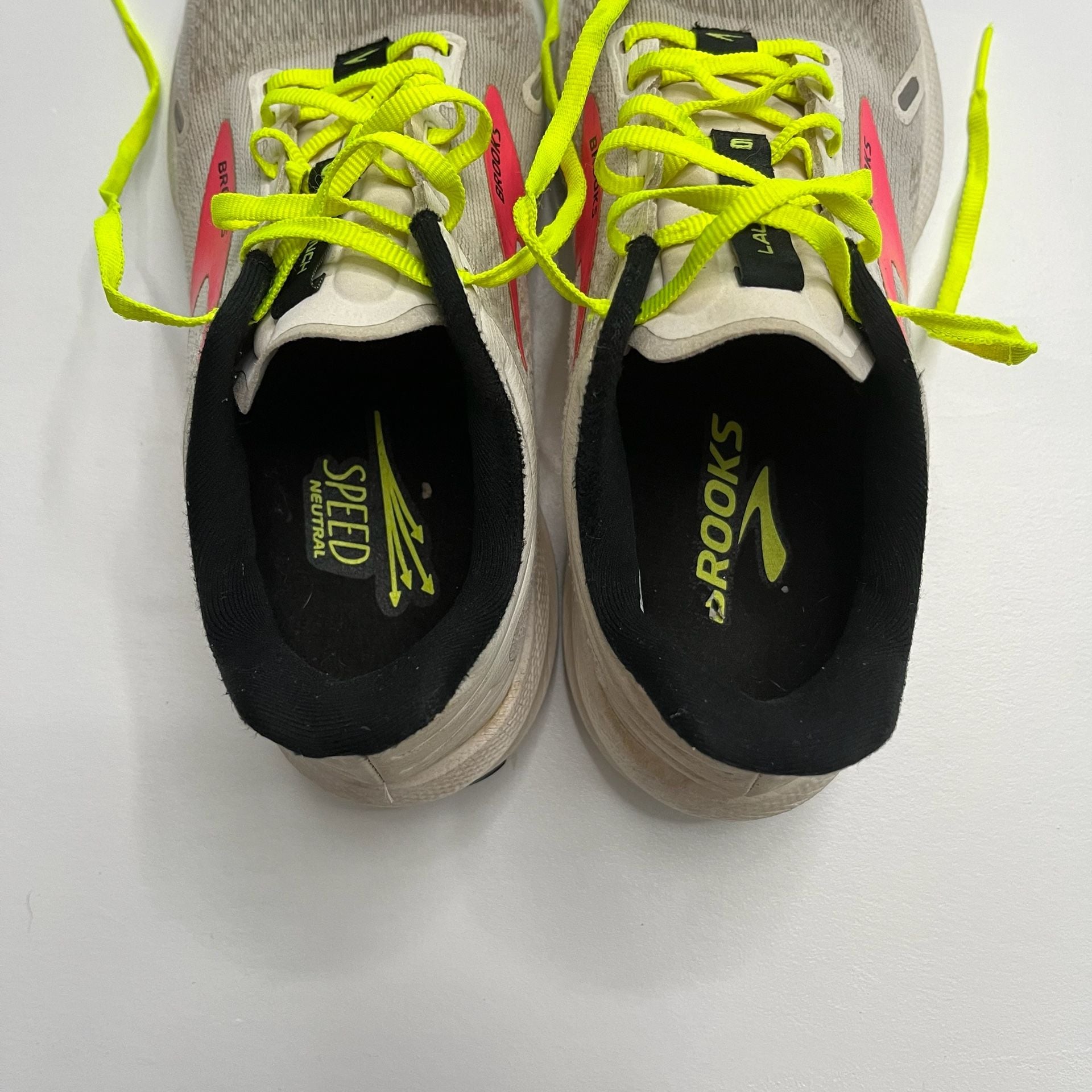 Brooks Launch 9 Size 8 White Pink Nightlife Running Shoes 7