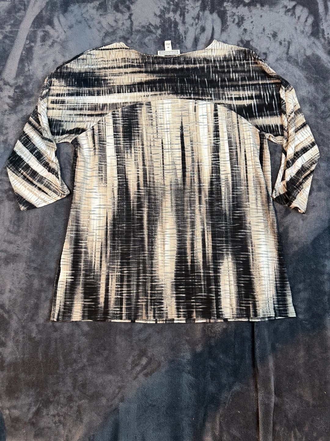 Women’s Dana Buchman Crinkled Top Size M Black Beige Abstract 3/4 Sleeve#154 6