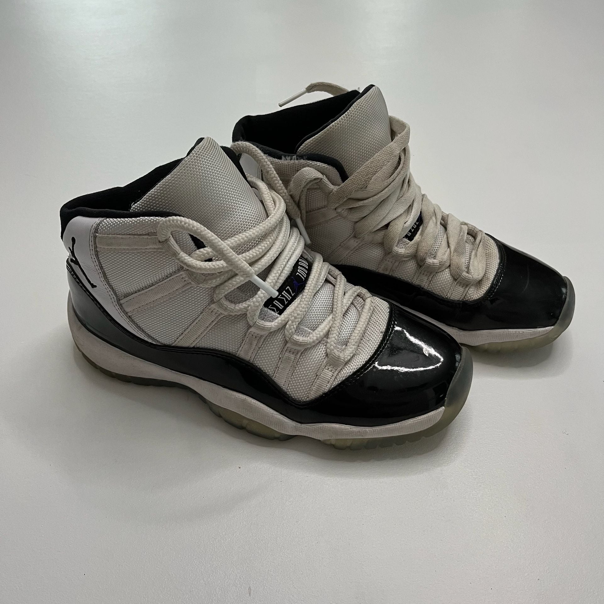 Nike Air Jordan 11 Retro Concord Size 6Y Black White 5