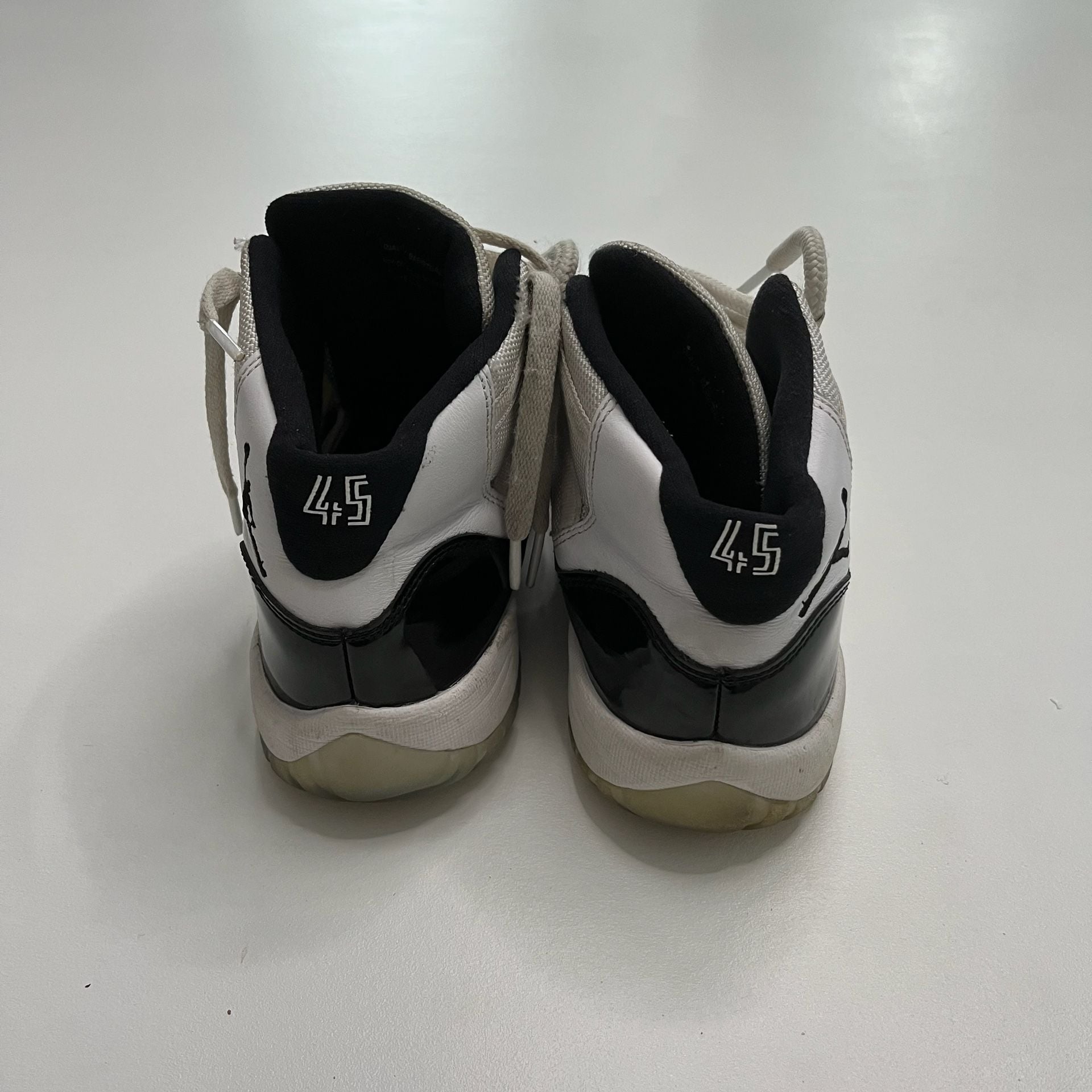 Nike Air Jordan 11 Retro Concord Size 6Y Black White 8