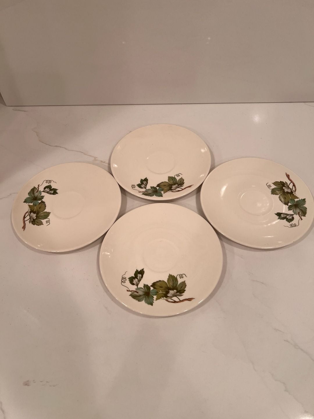 Vintage Grapevine Edwin Knowles set of 4 Cream Teacup/Saucer 4