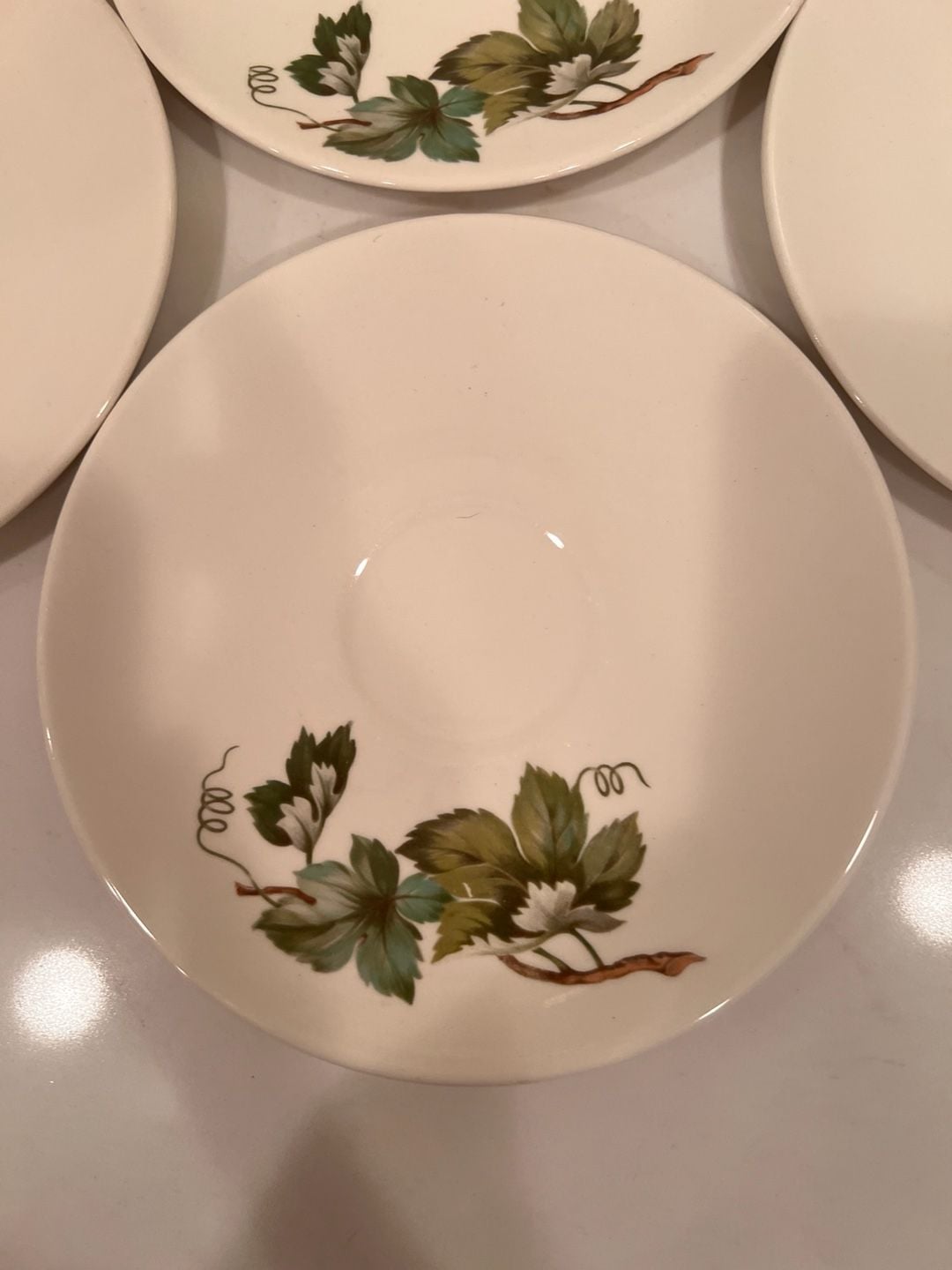 Vintage Grapevine Edwin Knowles set of 4 Cream Teacup/Saucer 5