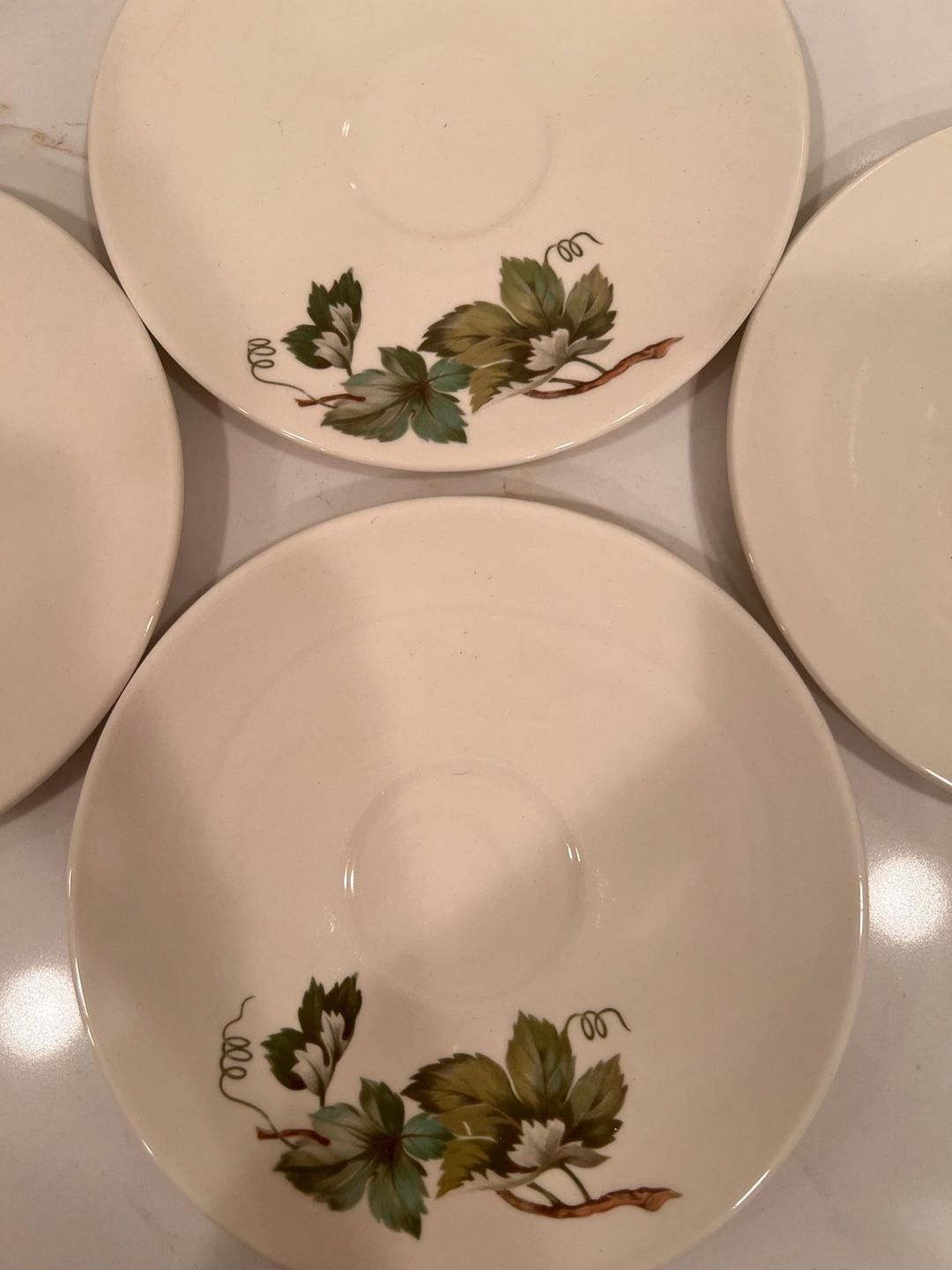 Vintage Grapevine Edwin Knowles set of 4 Cream Teacup/Saucer 6