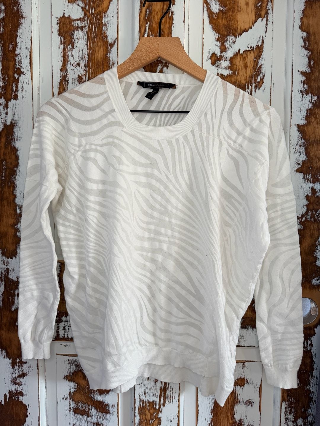 BCBGMAXAZRIA Women’s Crewneck Long Sleeve Sweater Size S White Zebra Print 2