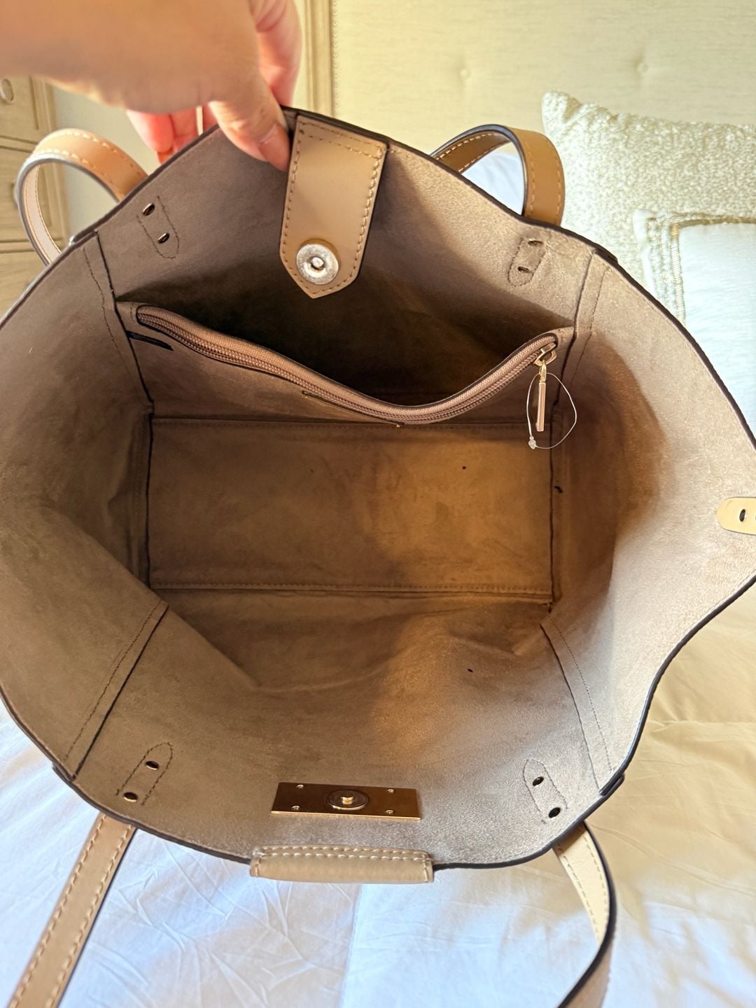 Michael Kors MK Leather Tote Bag Tan Gold Hardware 4