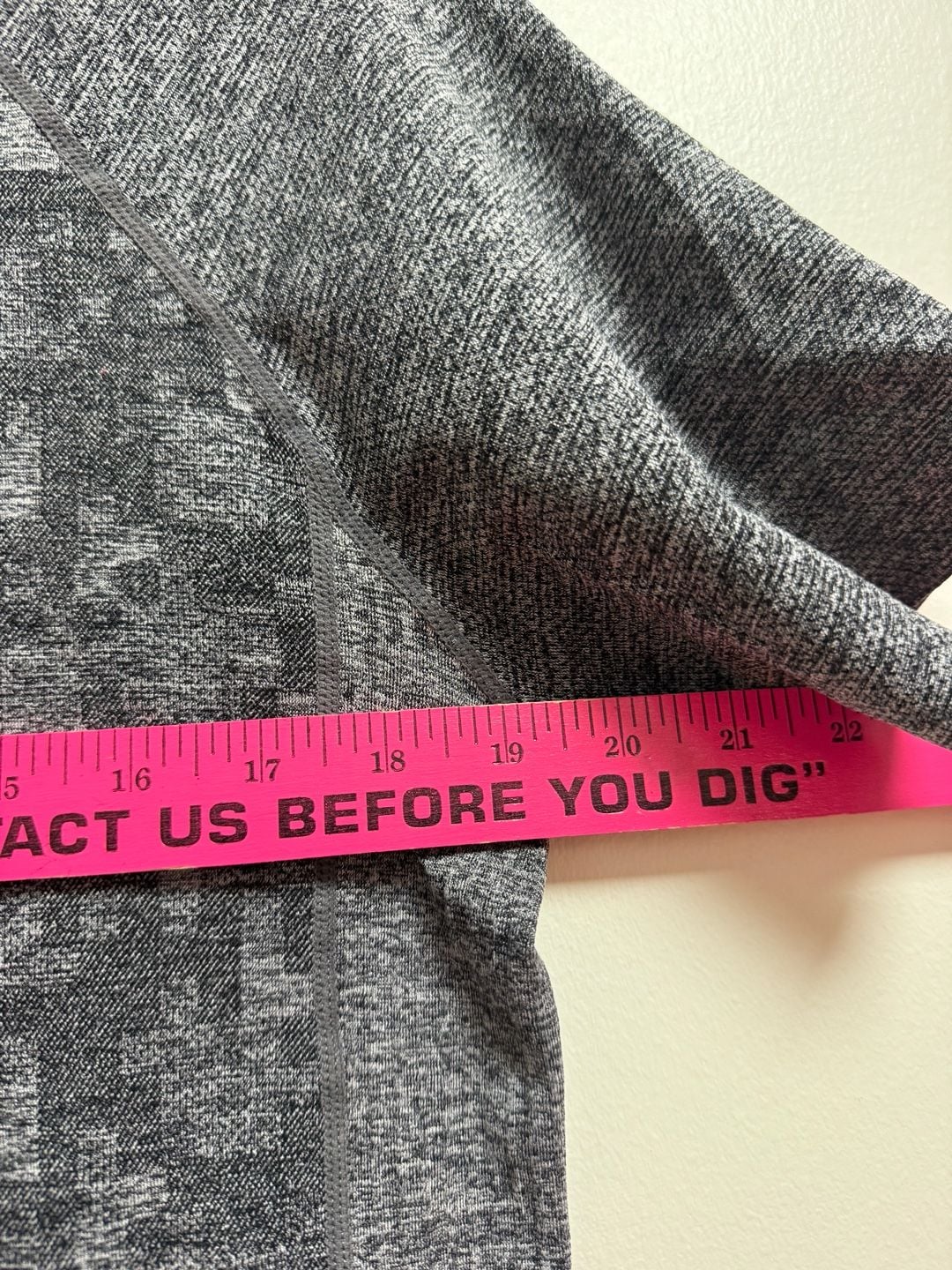 Lululemon FL2 Men's Gray Pixel Camo Seamless Workout Athletic T-Shirt 4