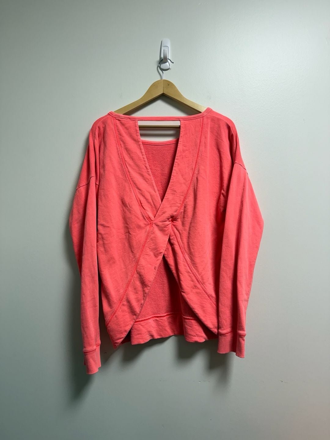Lilly Pulitzer Long Sleeve Sweatshirt Size L Pink Twist Back 4