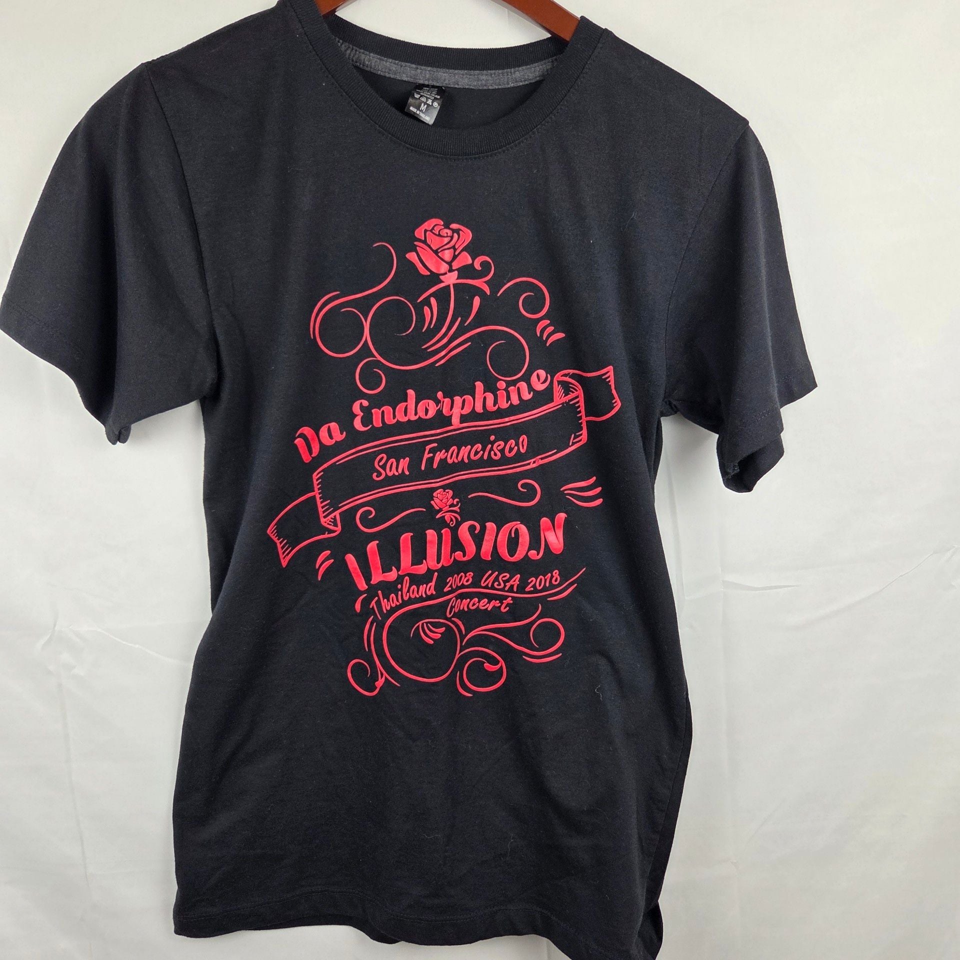 Indy Da Endorphine Illusion Concert Size M Black Graphic T-Shirt 2
