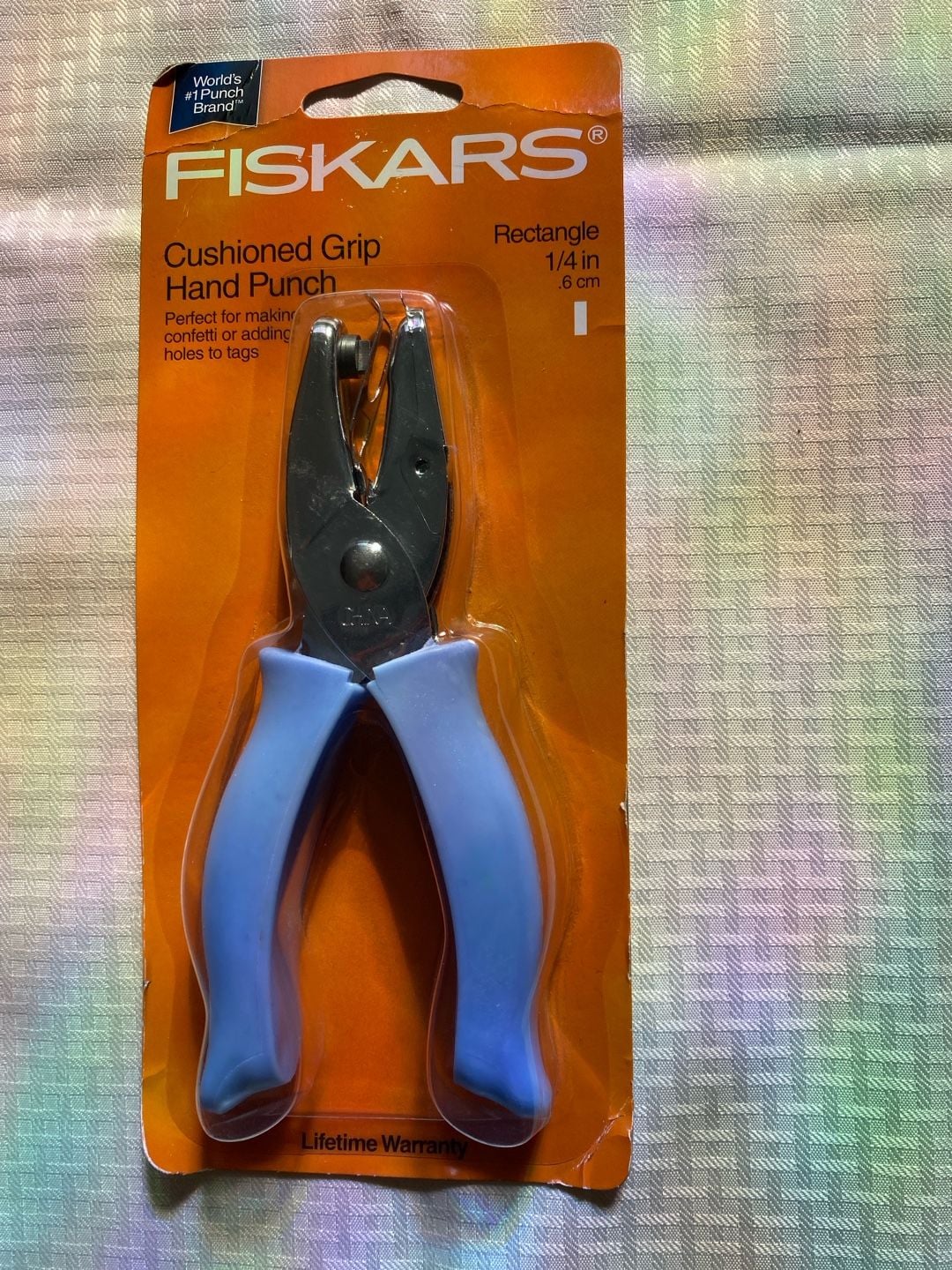 Fiskars Cushioned Grip Hand Punch Rectangle 1/4 in Blue 1