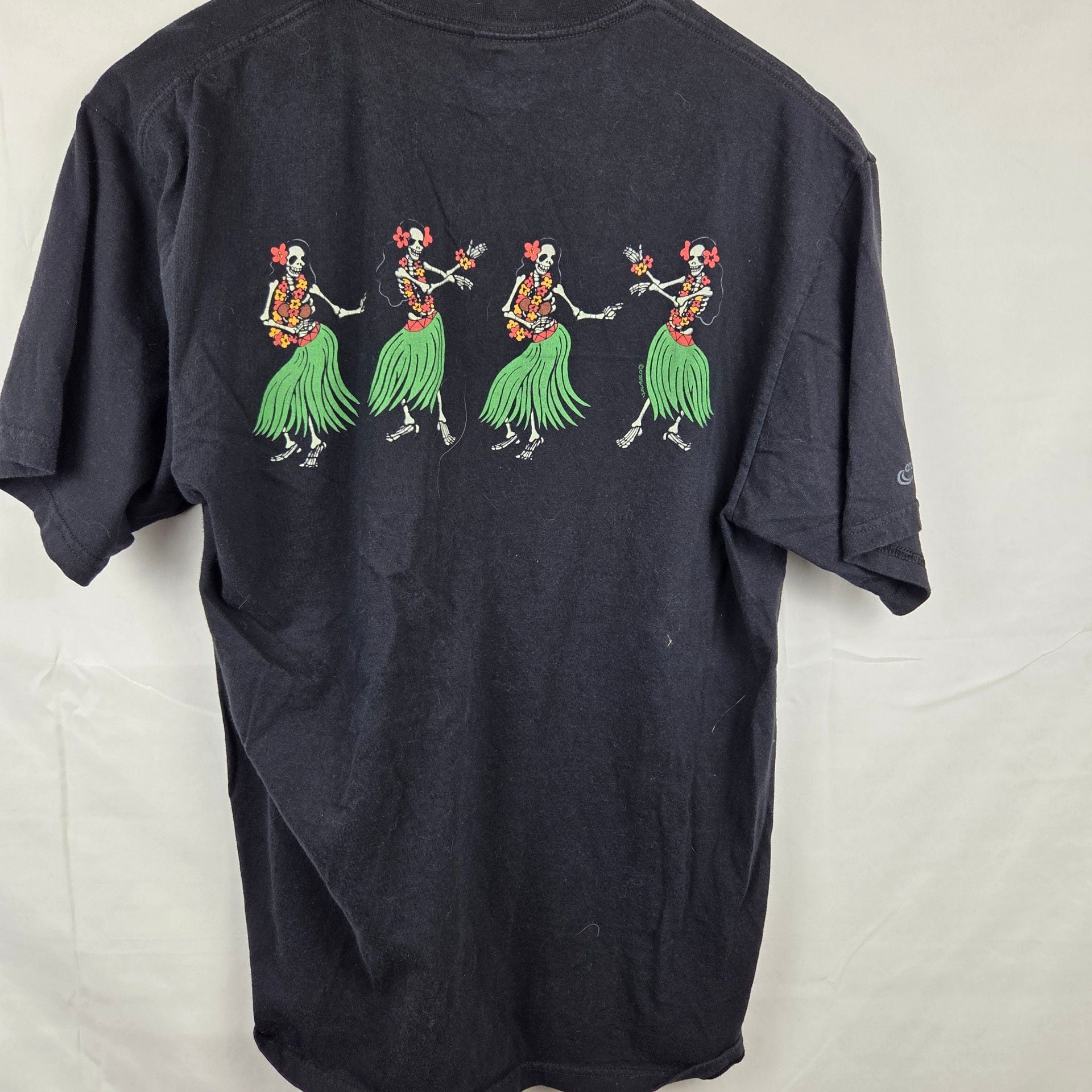 Crazy Shirts T-Shirt Size M Black Lahaina Maui Skeleton Hula 6