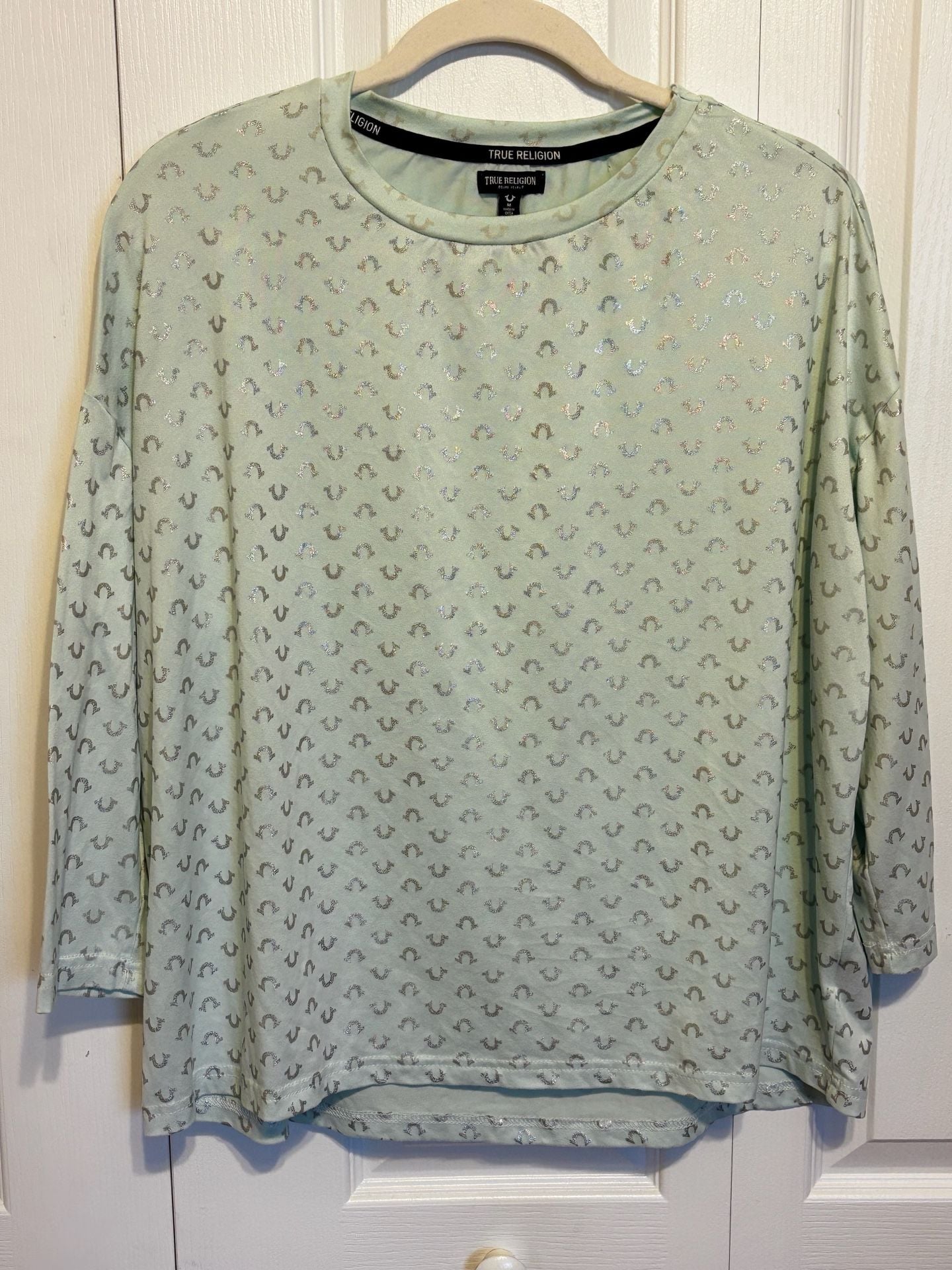True Religion Horseshoe Print Long Sleeve Top Size M Green 2