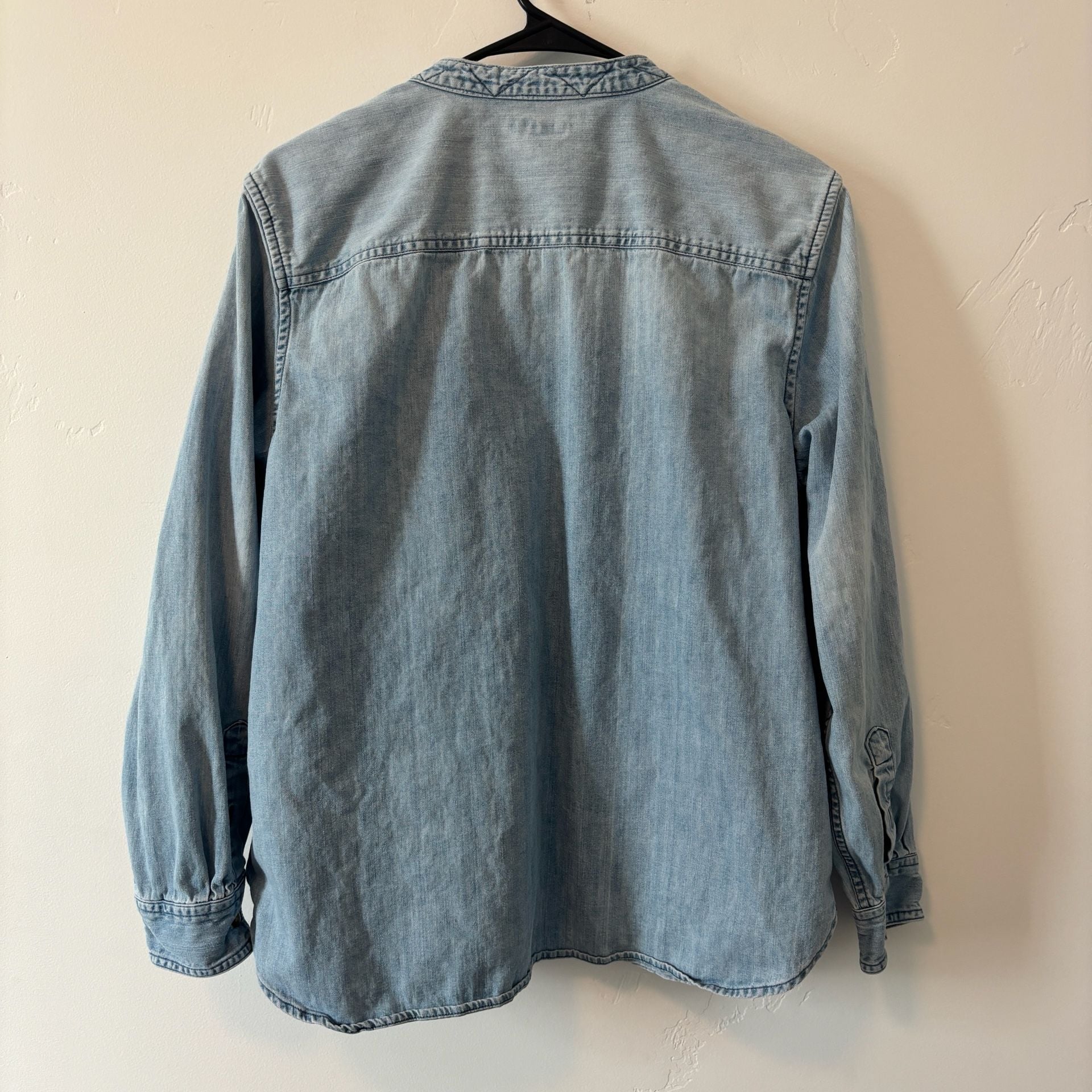 LL Bean Women's Denim Button Up Shirt L 100% Cotton Chambray Mandarin Collar 6