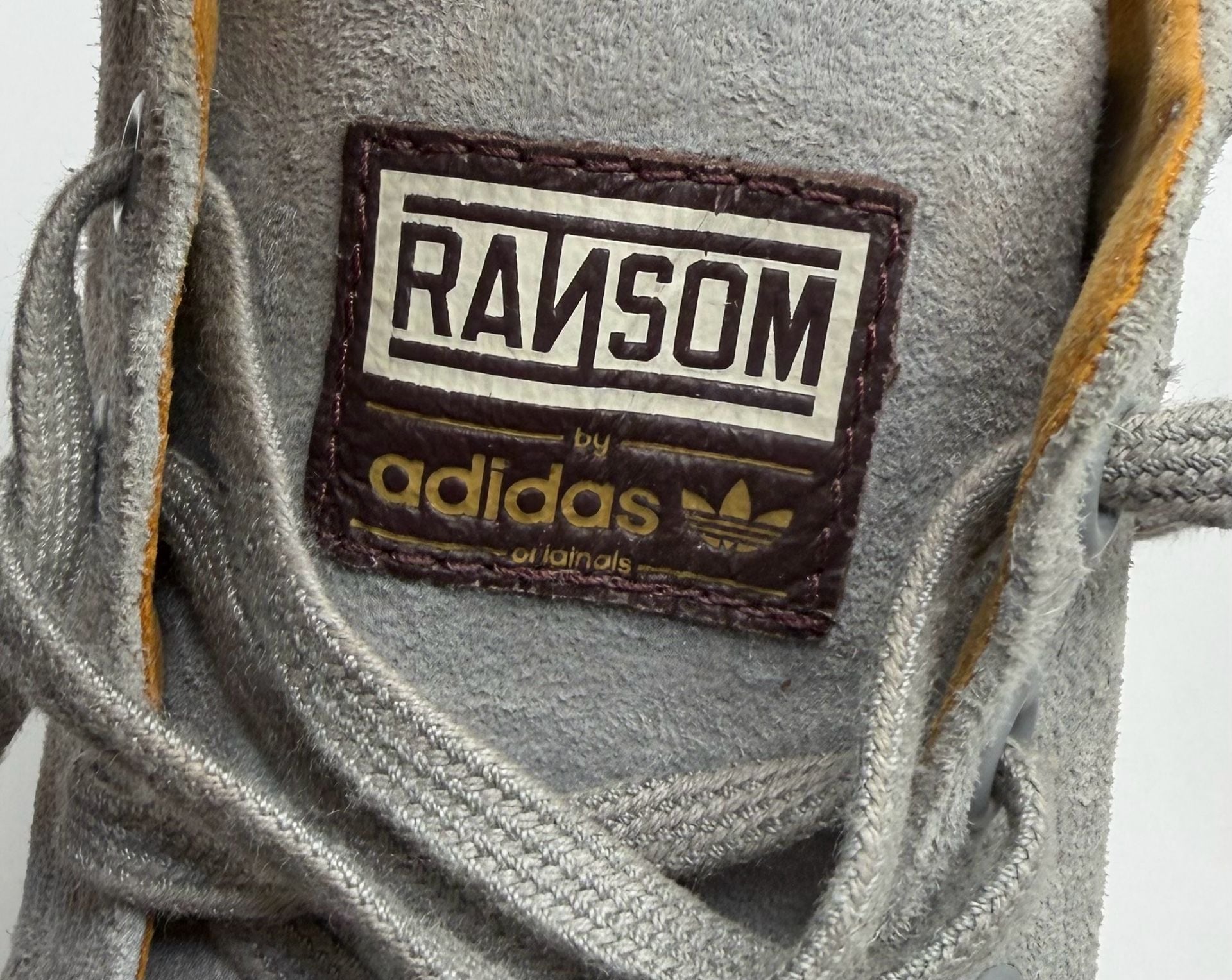 Ransom by Adidas Valley High Size 10.5 Gray Suede Chukka Boots 7