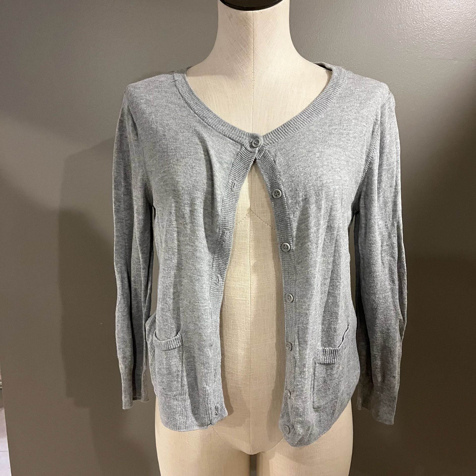 Aeropostale Cardigan Sweater Size M Gray Button Down Pockets Floral Mesh Back 6