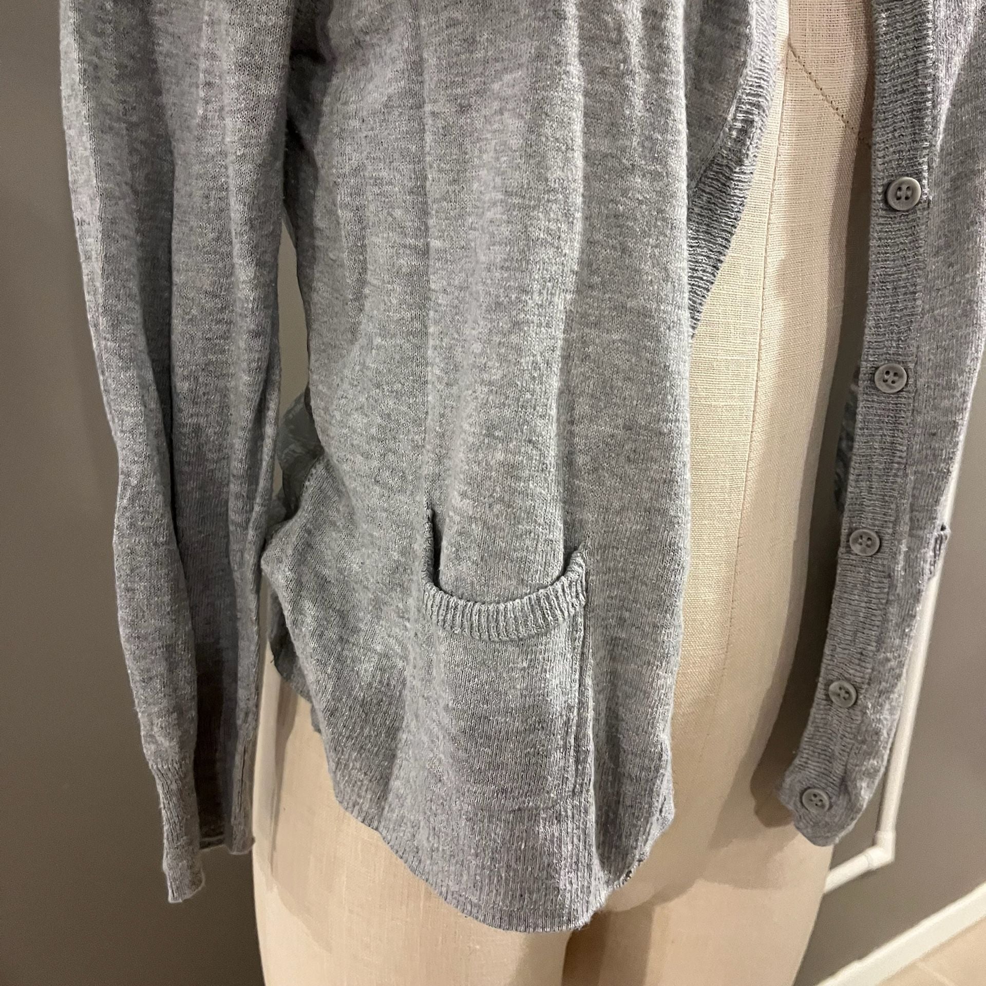 Aeropostale Cardigan Sweater Size M Gray Button Down Pockets Floral Mesh Back 7