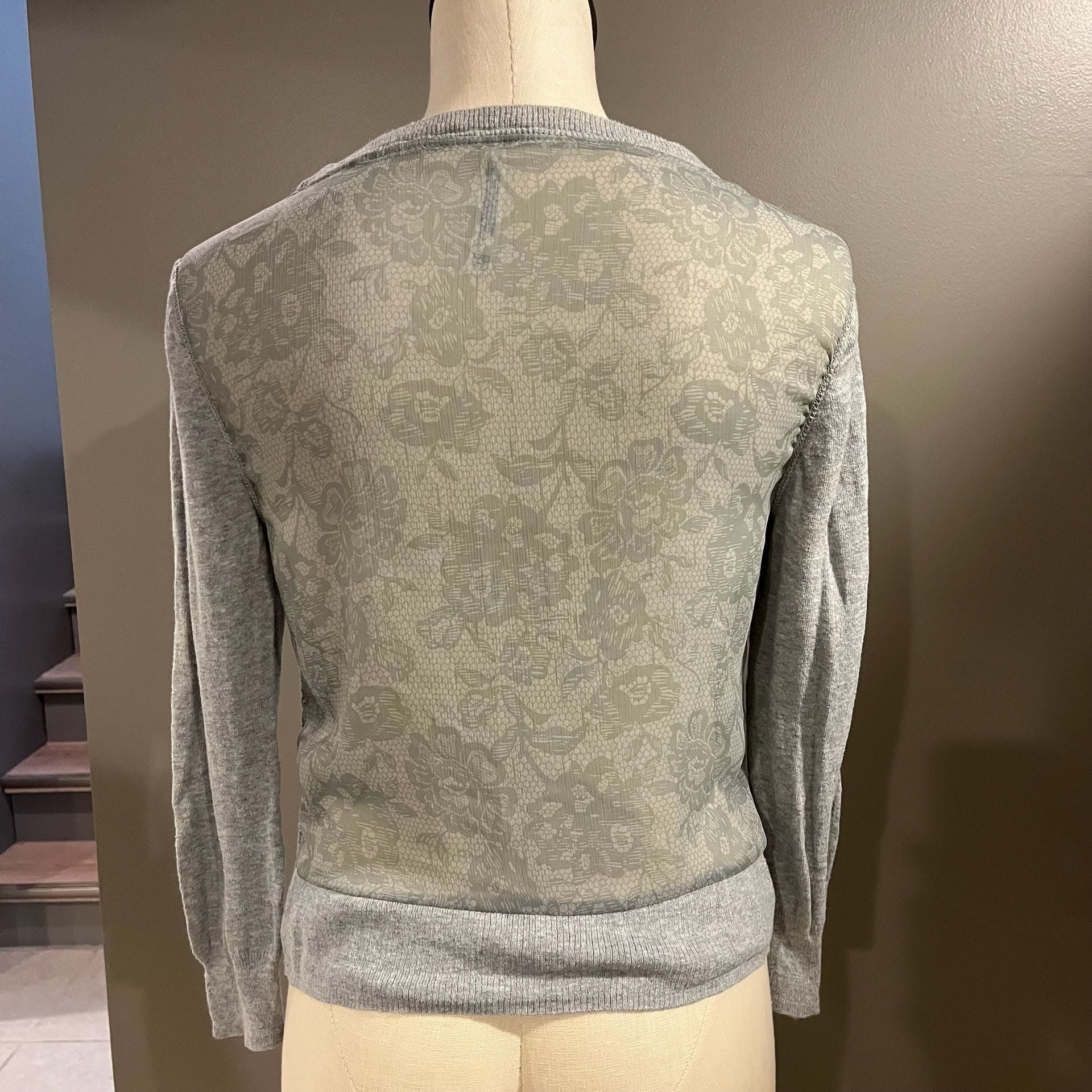 Aeropostale Cardigan Sweater Size M Gray Button Down Pockets Floral Mesh Back 9