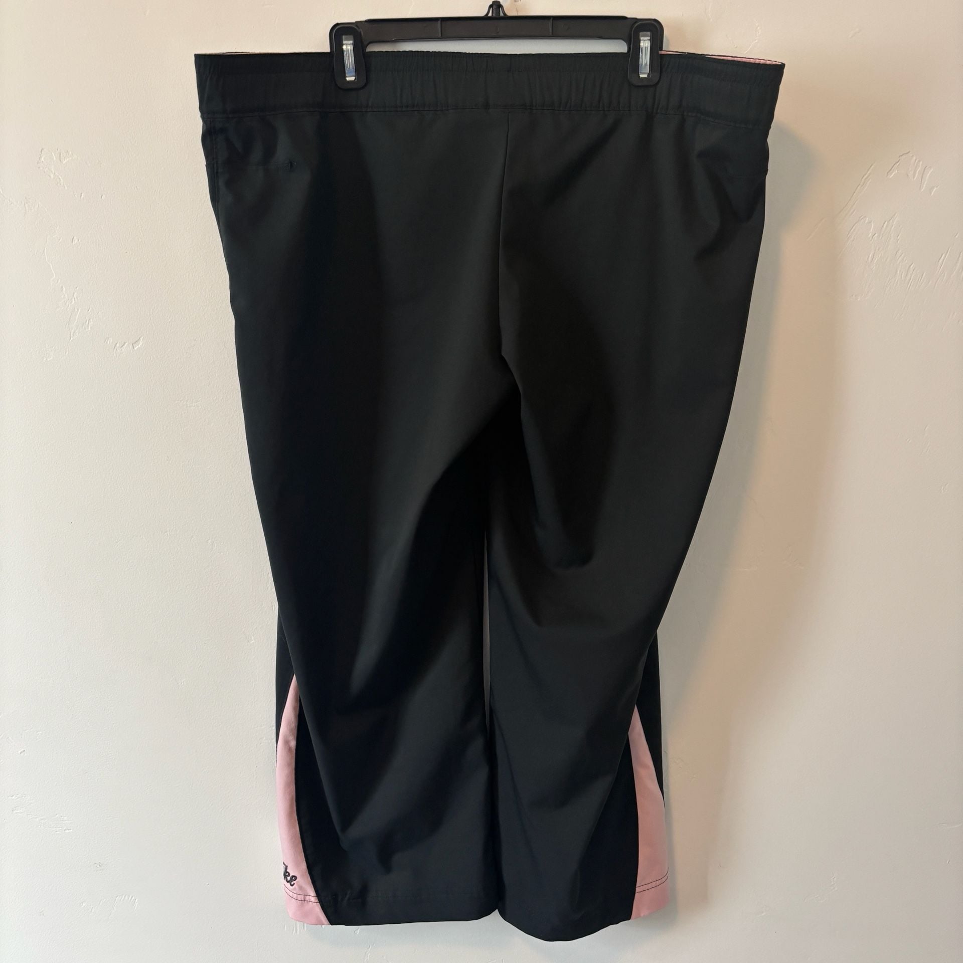 Nike Capri Pants Size XL 16-18 Black Pink Athletic Cropped Silver Tag 7