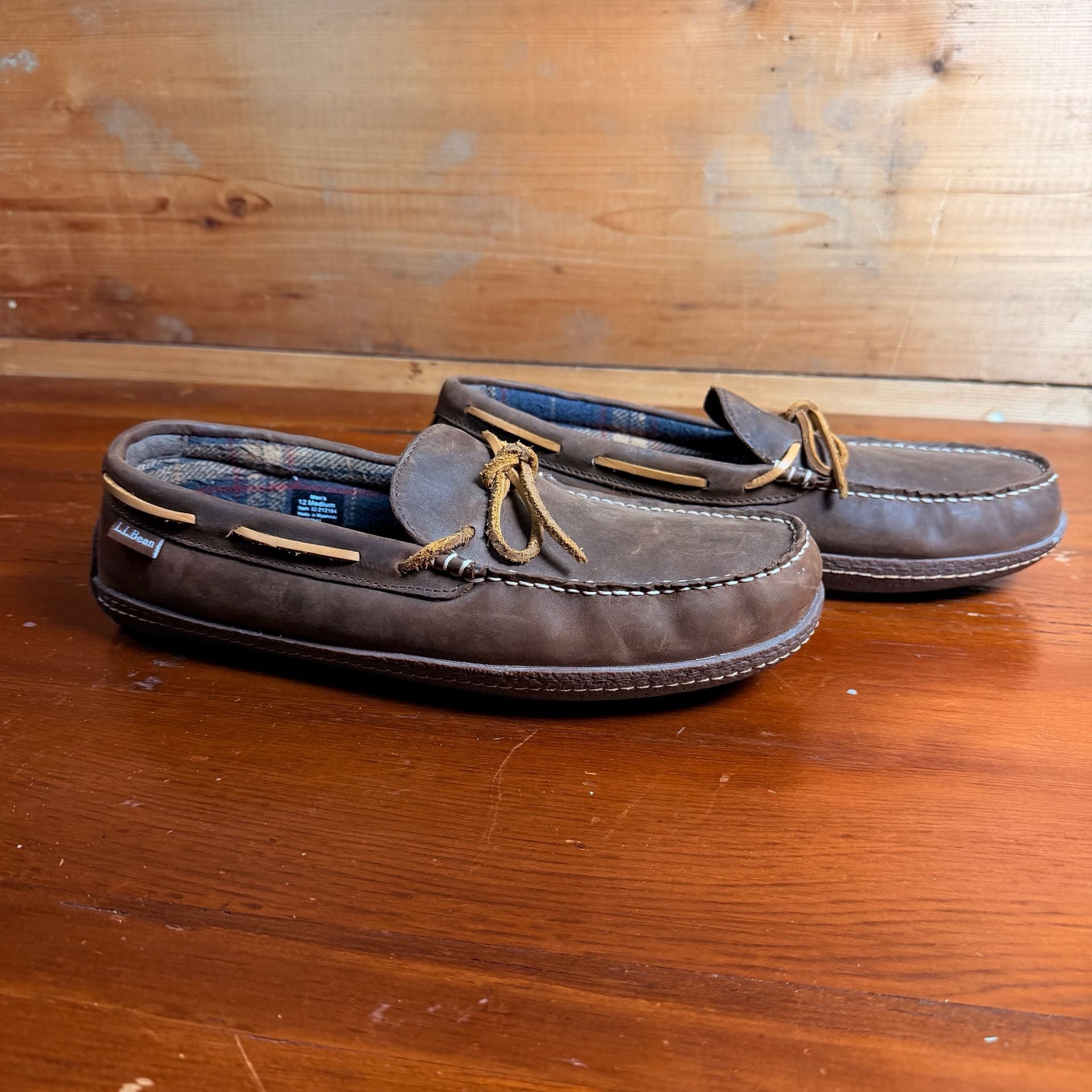 L.L.Bean Handsewn Flannel-Lined Leather Slippers Size 12 Medium Brown 9