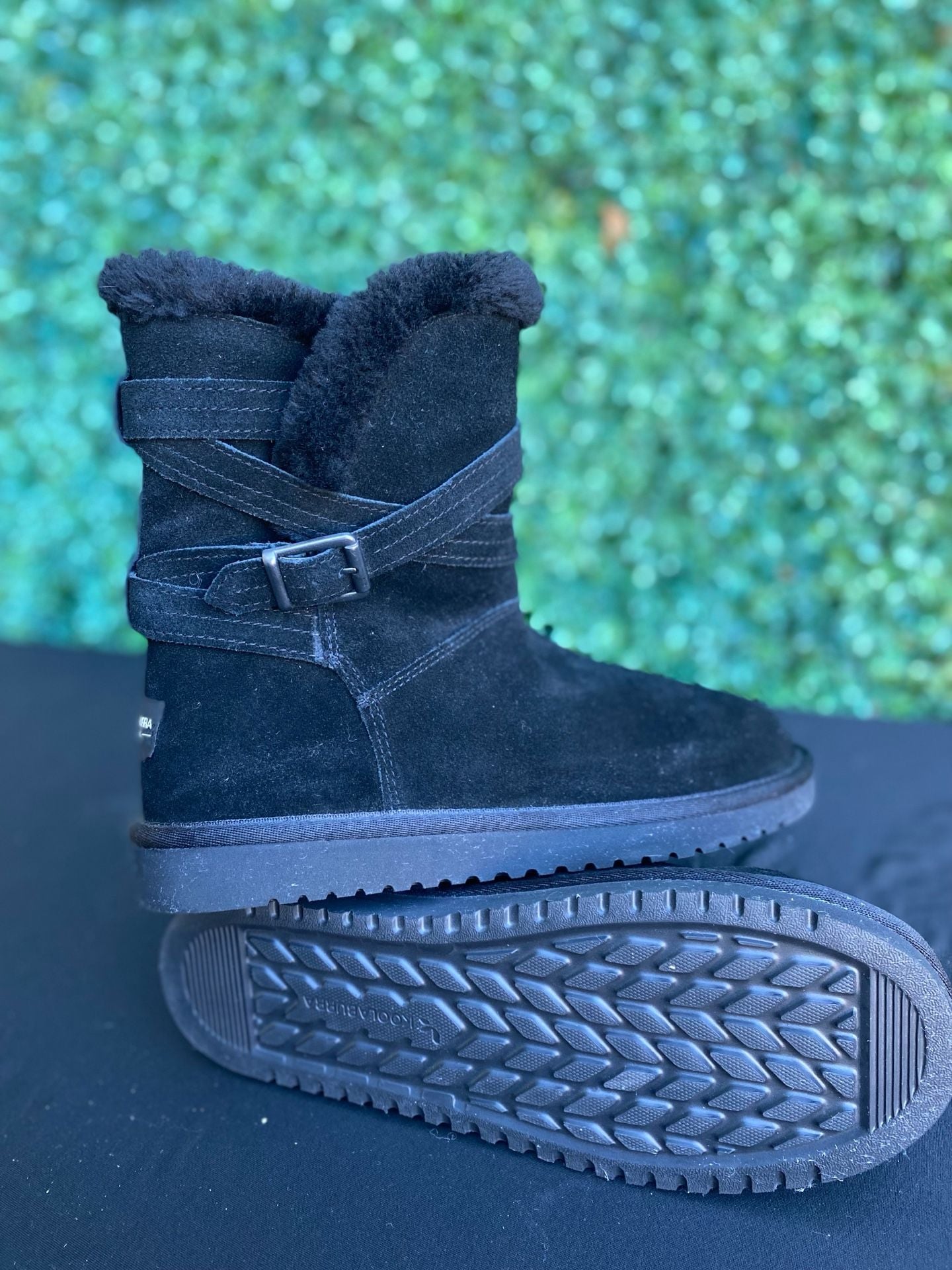 Koolaburra by UGG Delene Short Boots Black Suede 7