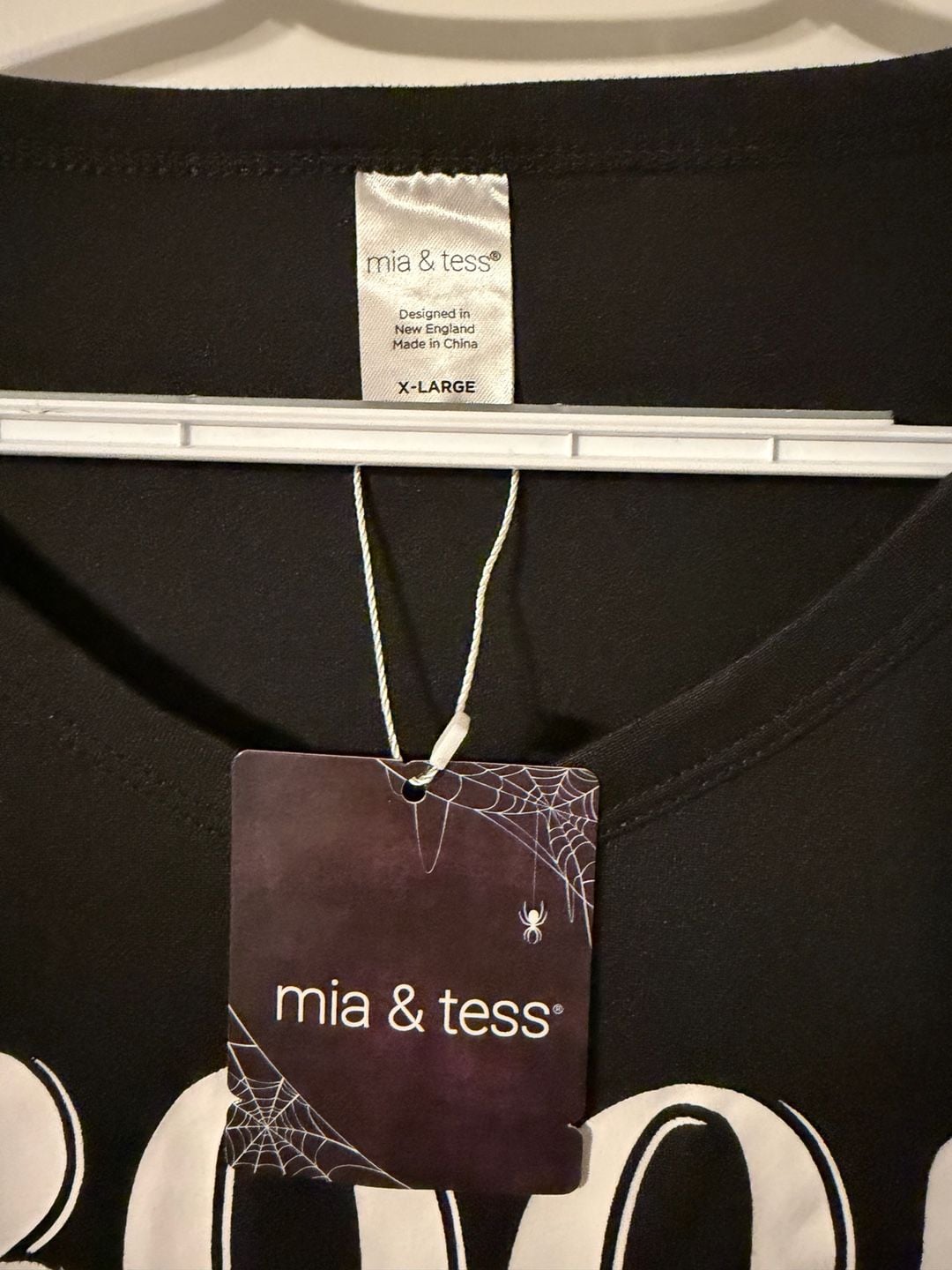 Mia & Tess Boo Long Sleeve T-Shirt Size X-Large Black Halloween 3