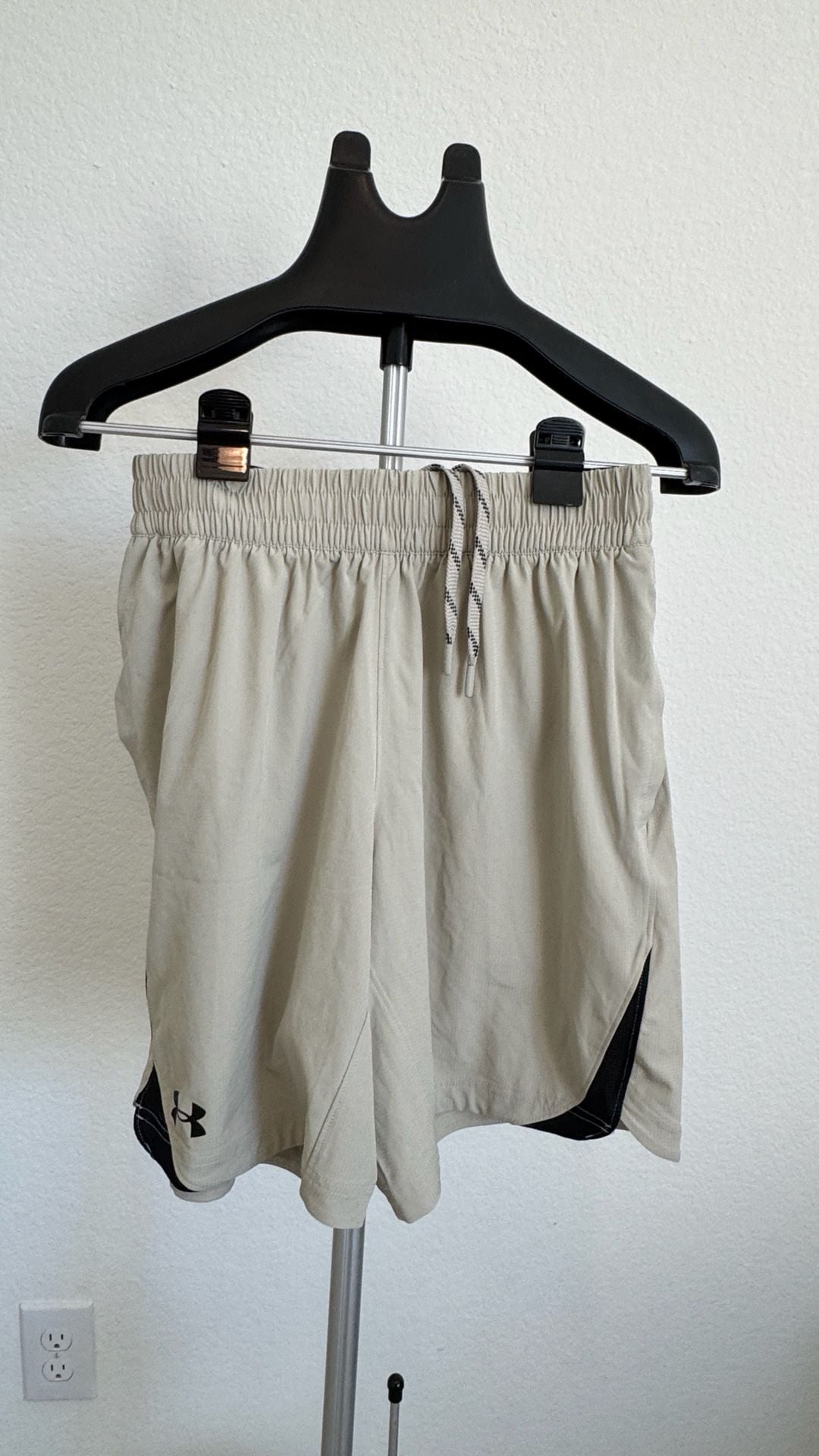 Under Armour Vanish Woven Shorts Grey Athletic 2
