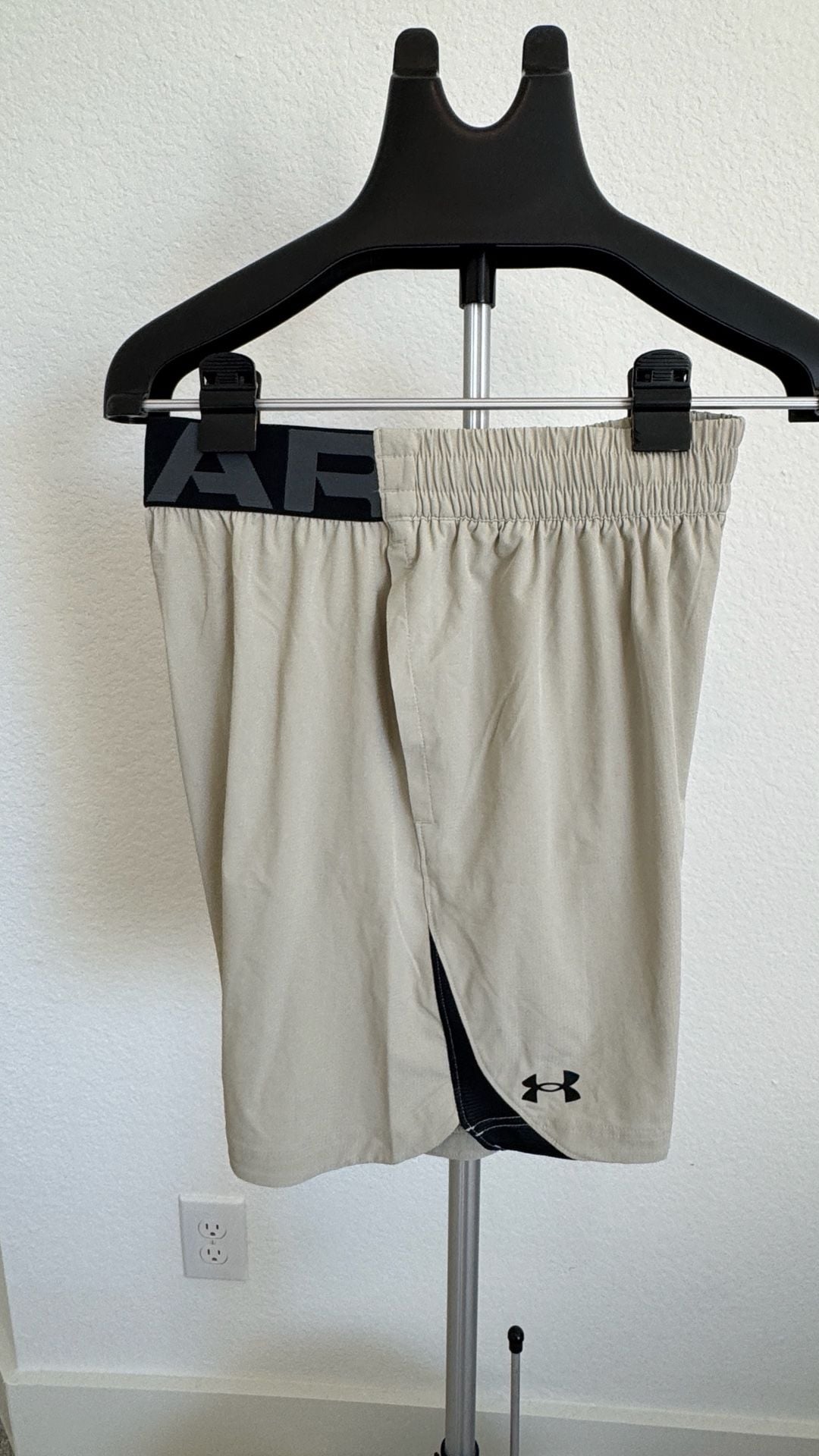 Under Armour Vanish Woven Shorts Grey Athletic 4
