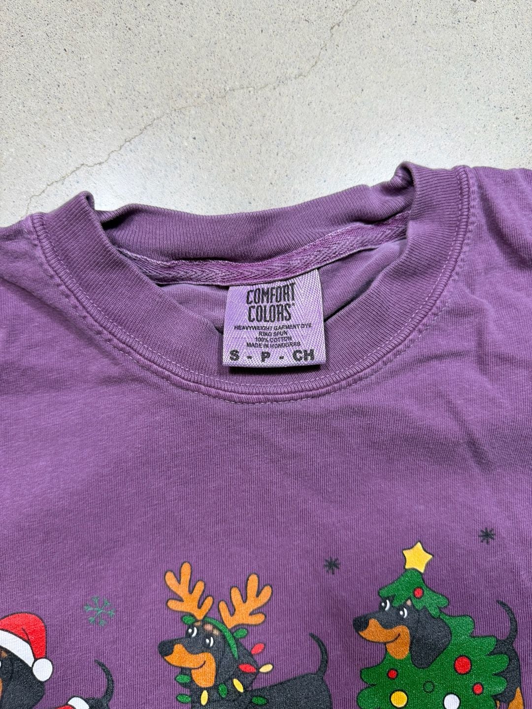 Comfort Colors Christmas Dachshund Shirt Size S Purple 4