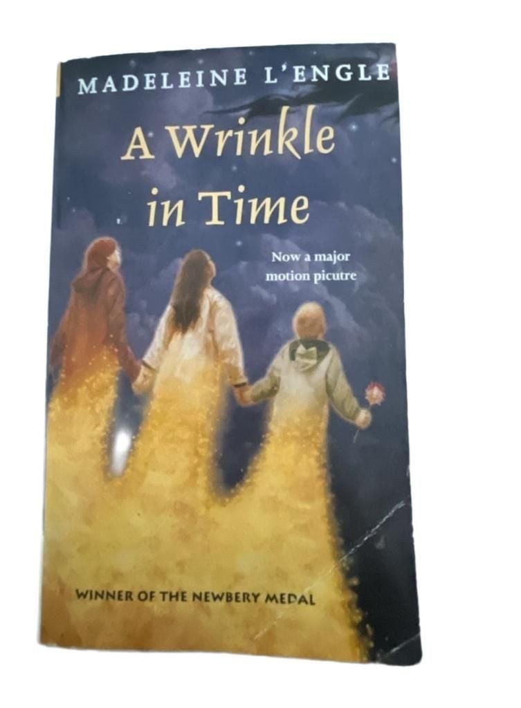 Madeleine L'Engle A Wrinkle in Time Paperback Book 1