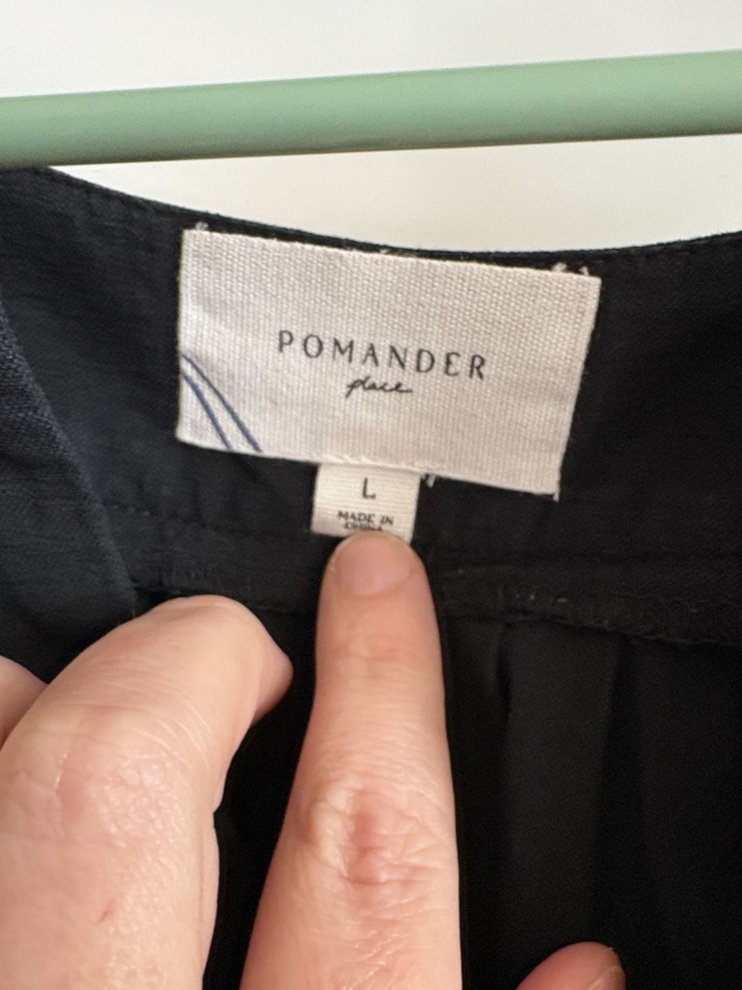 Pomander Place by Tuckernuck Finley Flutter Sleeve Top Size L Black Cotton 3