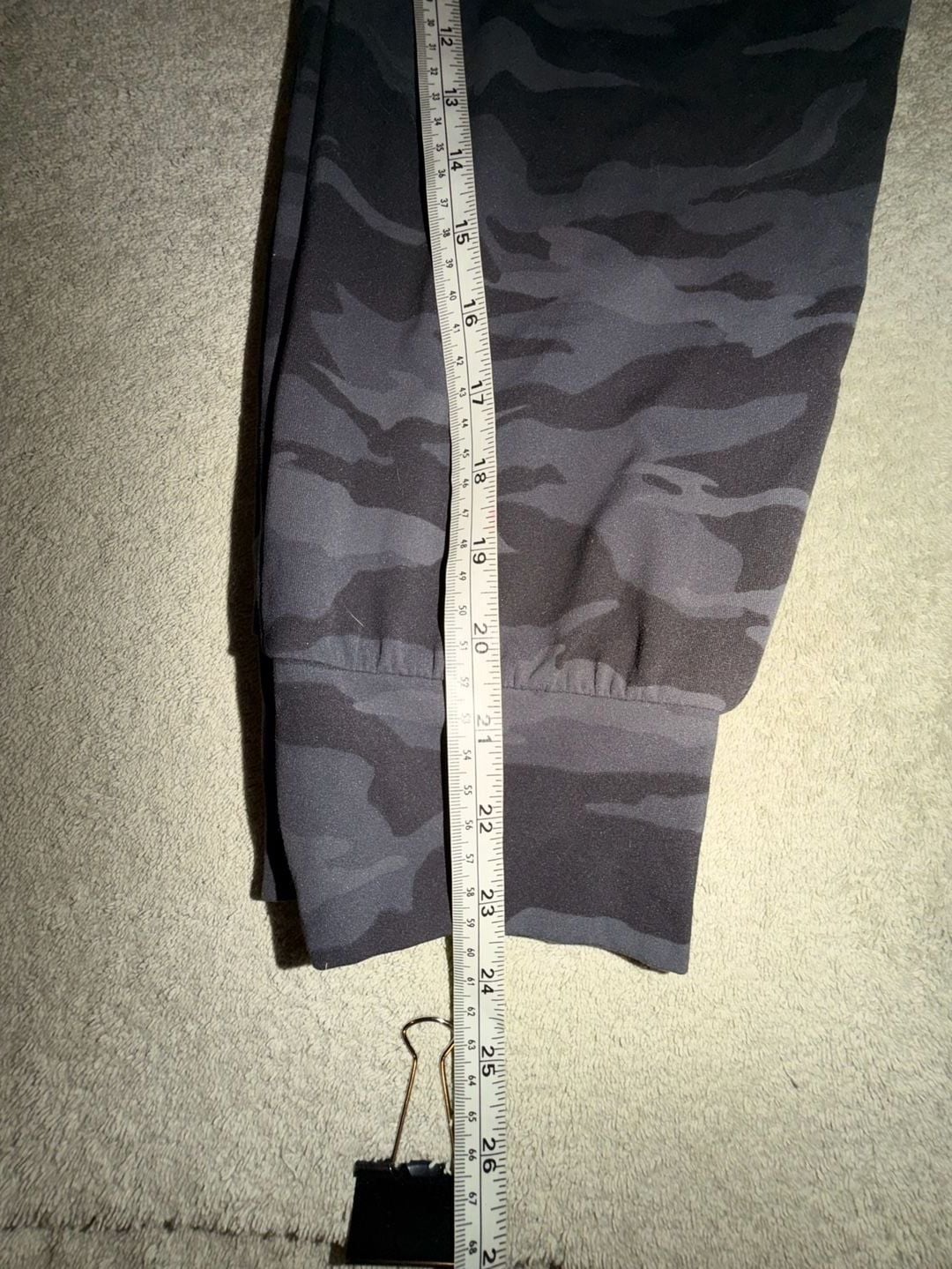 Athleta Salutation Jogger Gray Camo Joggers Small 11