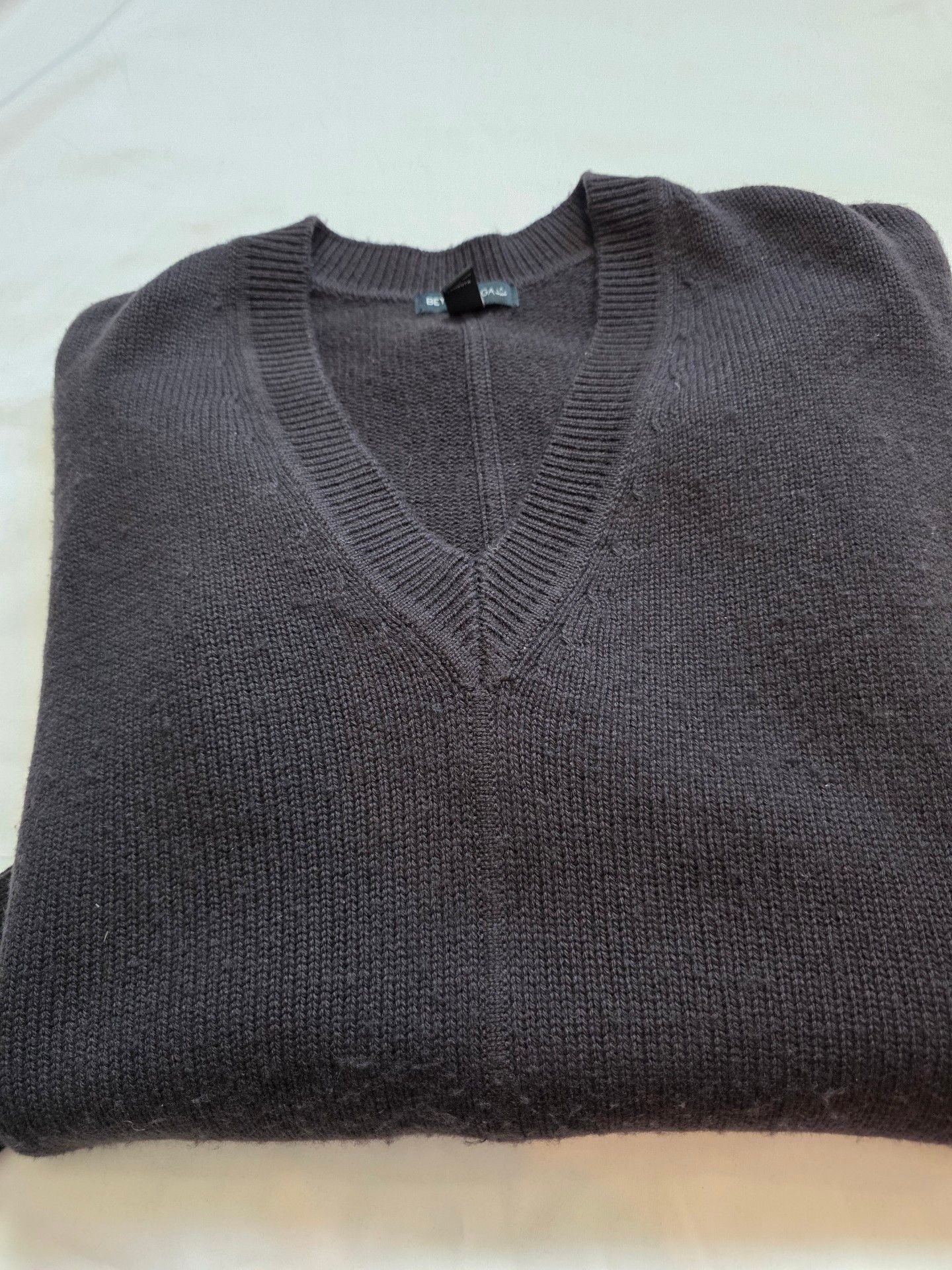Beyond Yoga V-Neck Sweater Size S/P  Wool Cashmere 7