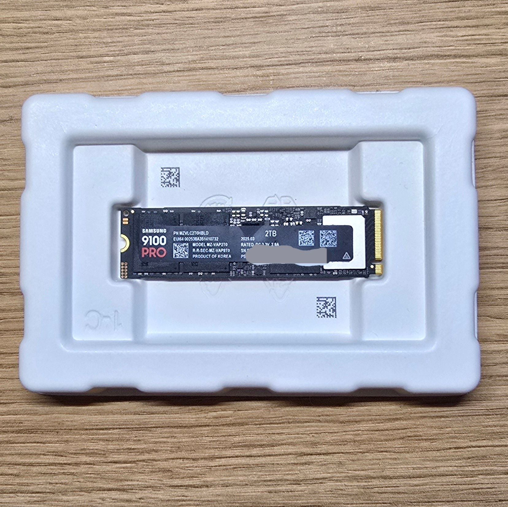 Samsung 9100 PRO 2TB M.2 NVMe SSD 1