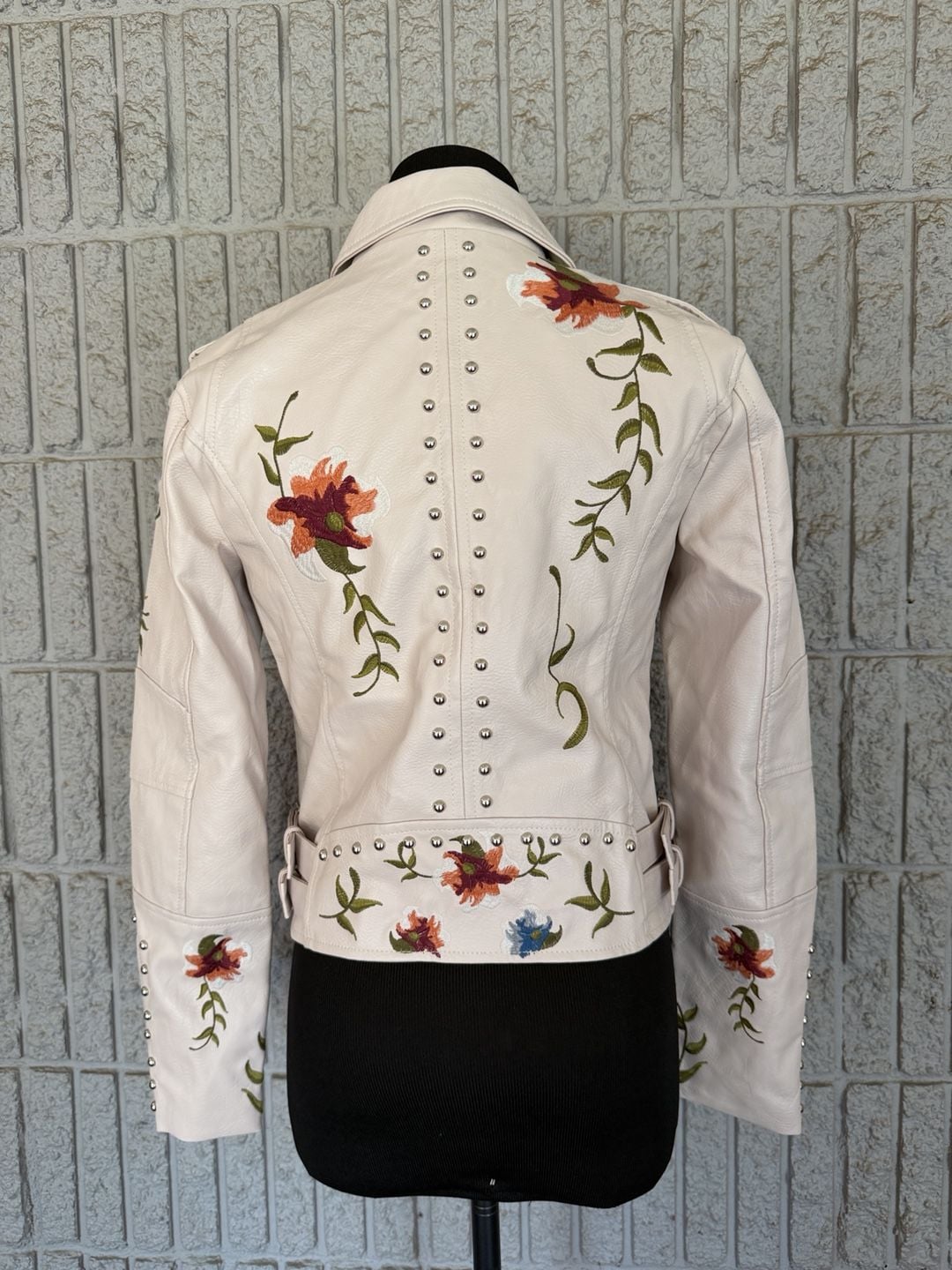 899 Yilanuoyi Floral Embroidery Studded Moto Jacket 6