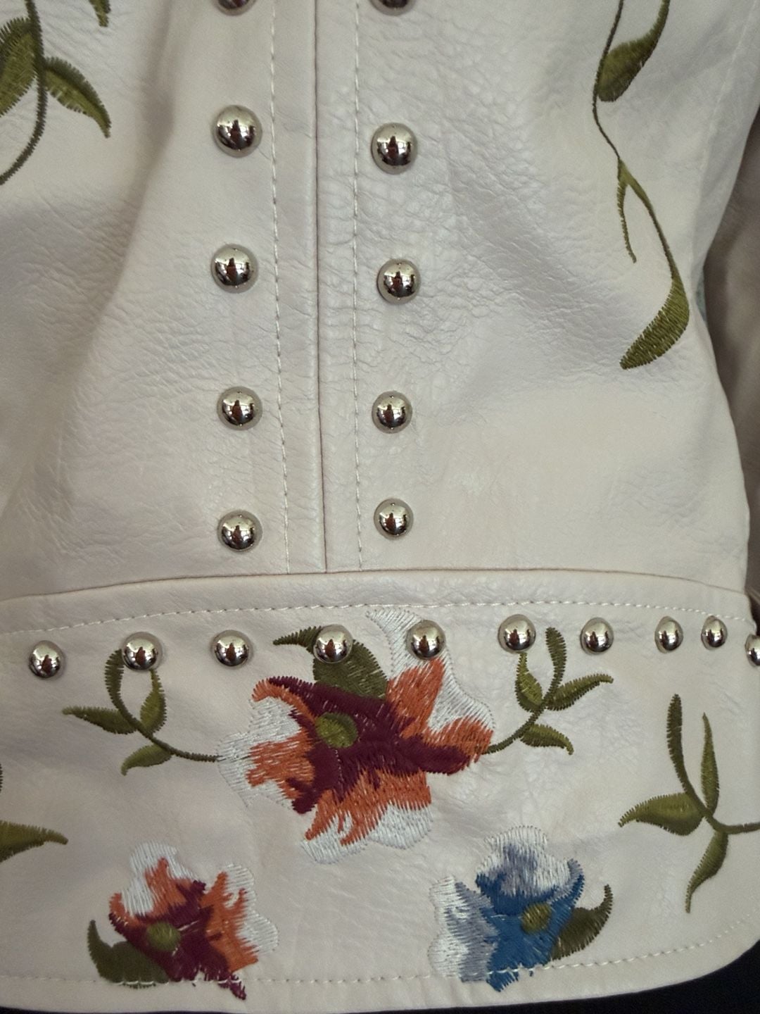 899 Yilanuoyi Floral Embroidery Studded Moto Jacket 7