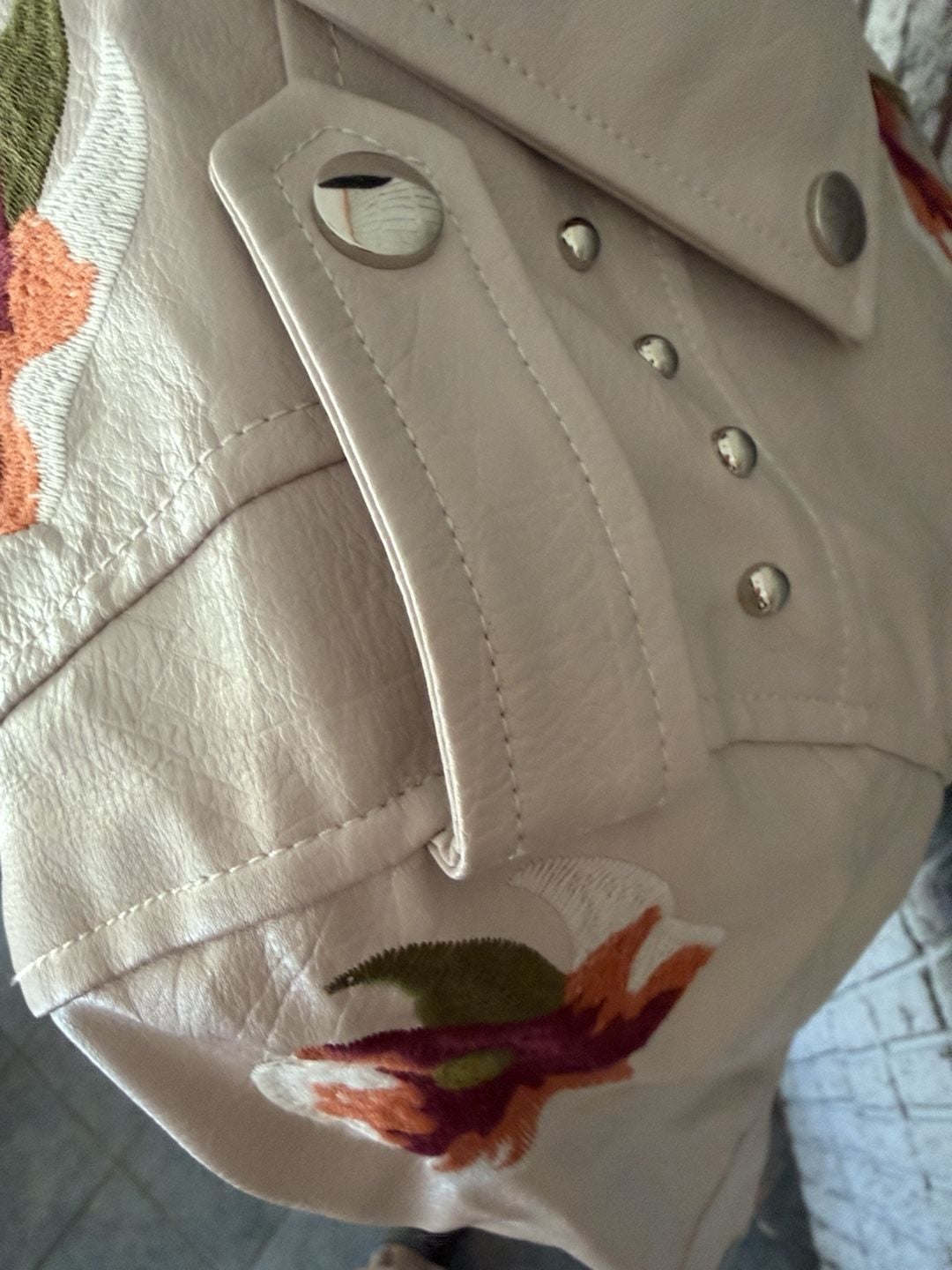 899 Yilanuoyi Floral Embroidery Studded Moto Jacket 11