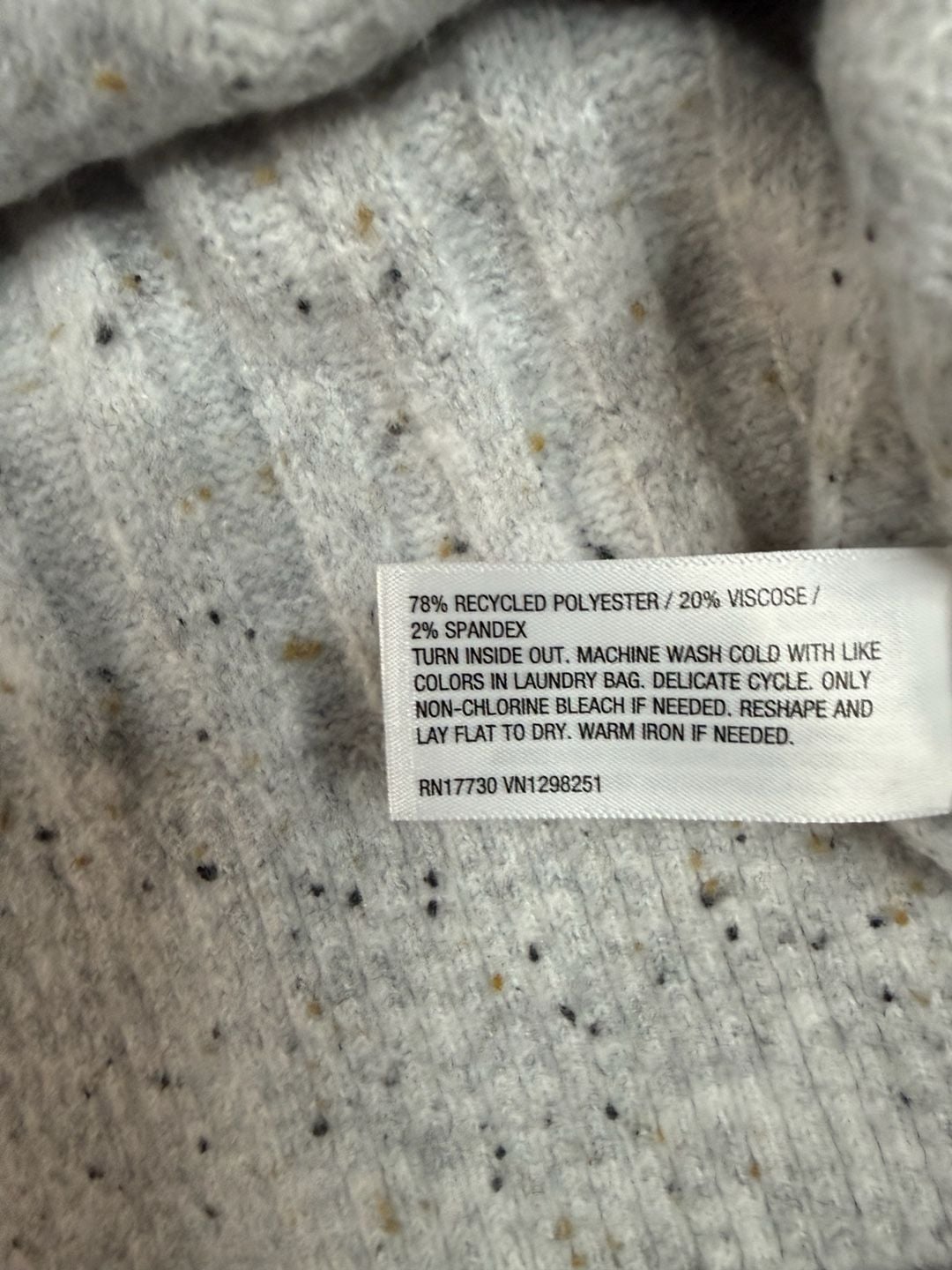Women’s Universal Thread Sweater Vest Size L Gray Cable Knit V-Neck Marled#172 5