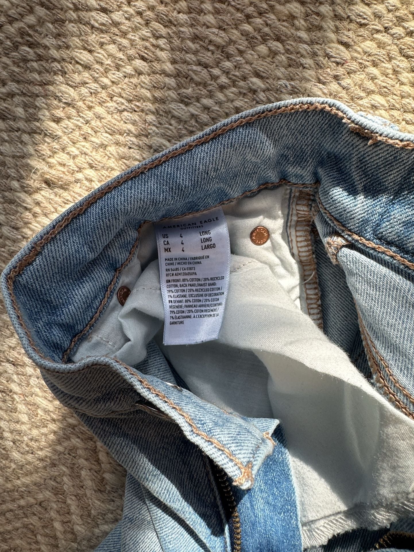 American Eagle Strigid Jeans Size 4 Long Ripped Light Wash Wide Leg 6