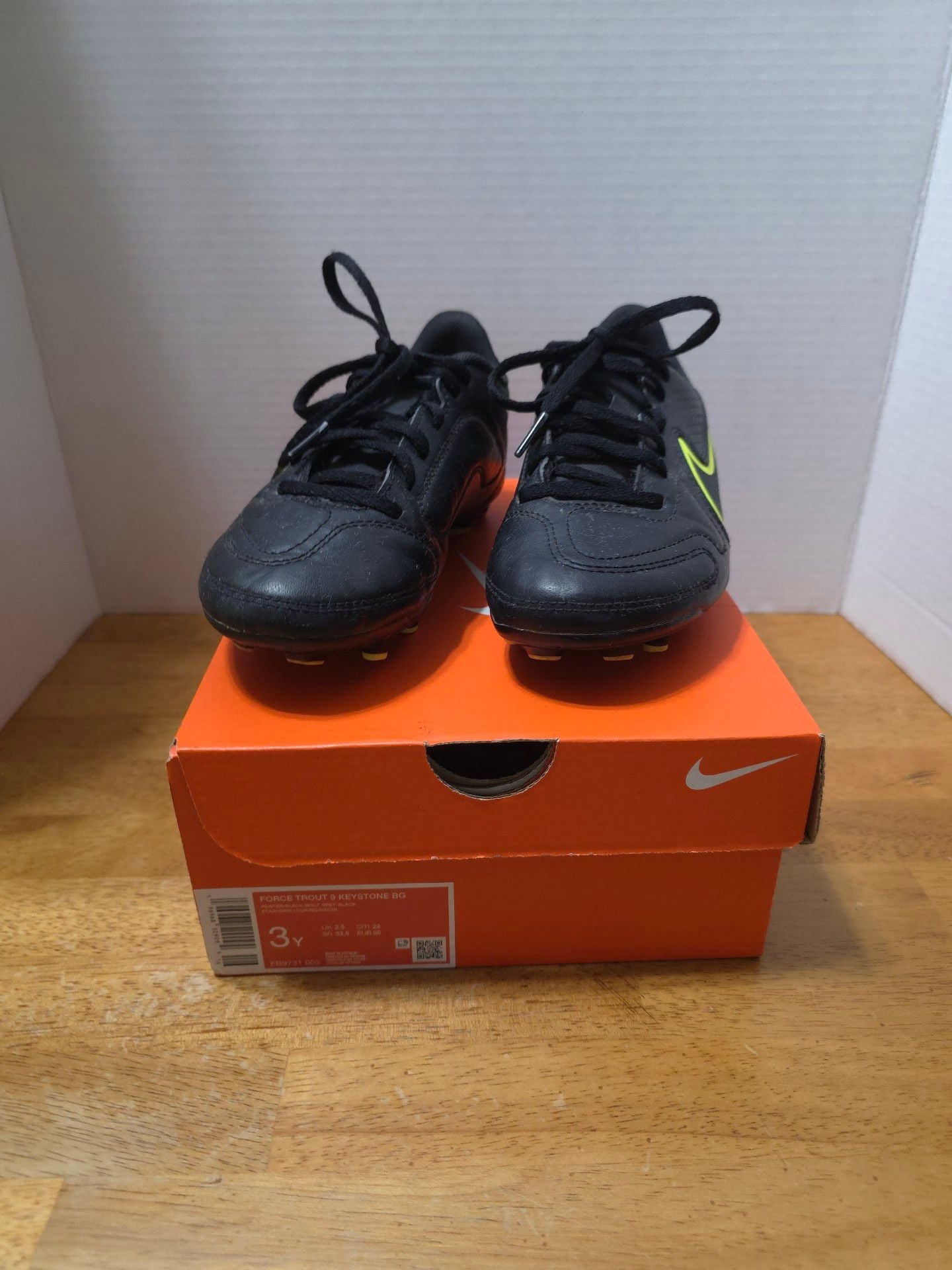 Nike Tiempo Legend 9 Club Soccer Cleats Black Yellow 3
