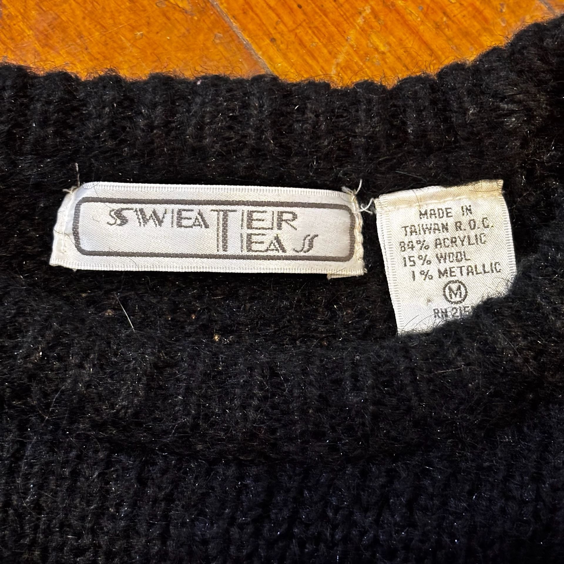 Vintage Sweater Teas Fair Isle Sweater Black Size M Wool Blend 4