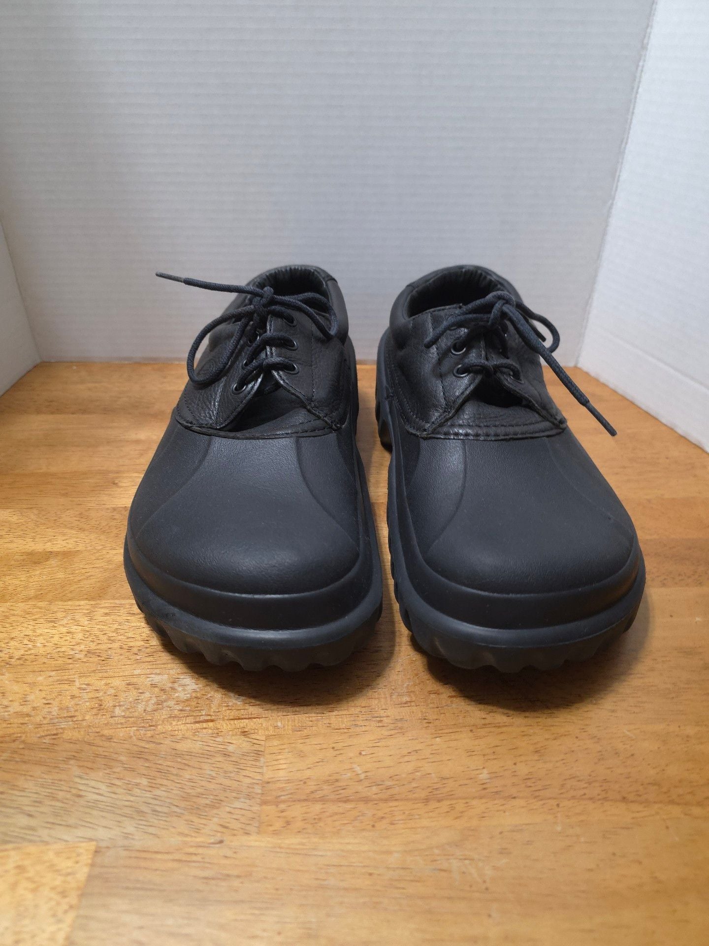 Crocs Axle Low Black Leather Shoes 3