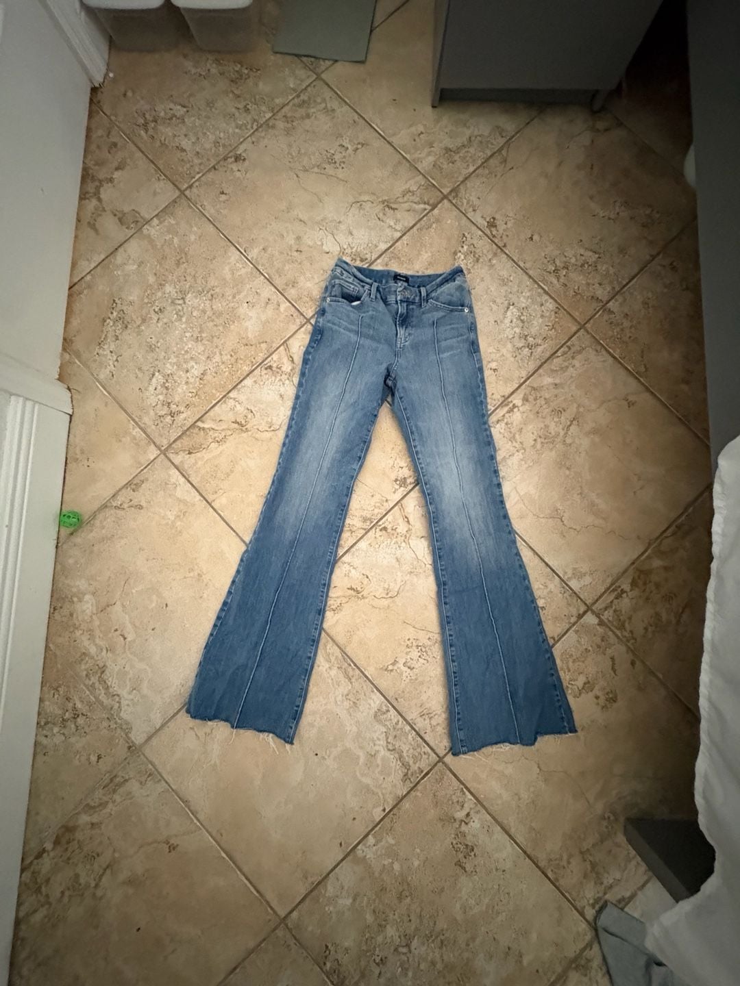 Judy Blue Flare Jeans Front Pintuck Fray Hem Medium Wash Denim 2